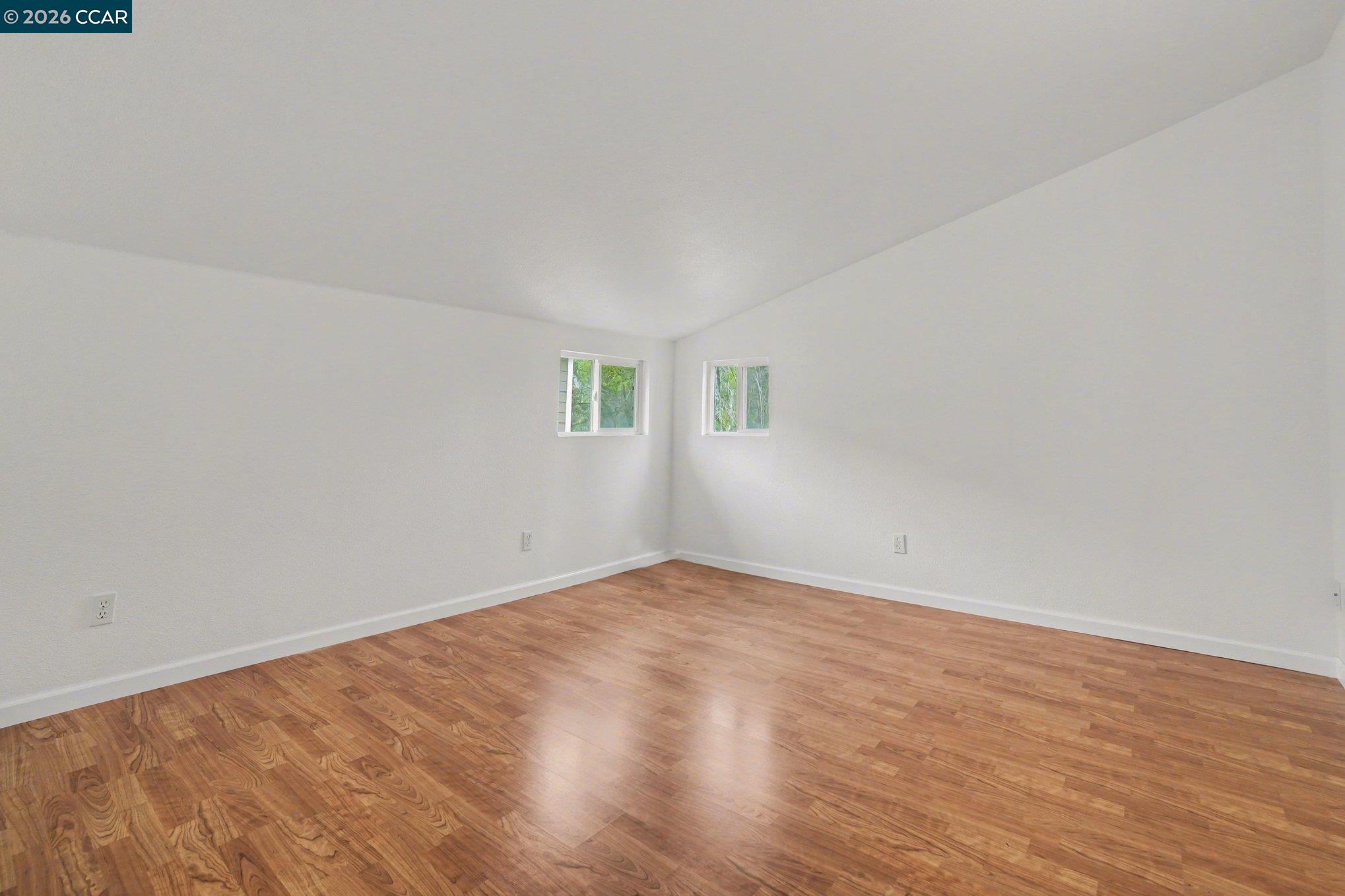 Detail Gallery Image 14 of 19 For 933 Country Run Dr, Martinez,  CA 94553 - 4 Beds | 2/1 Baths