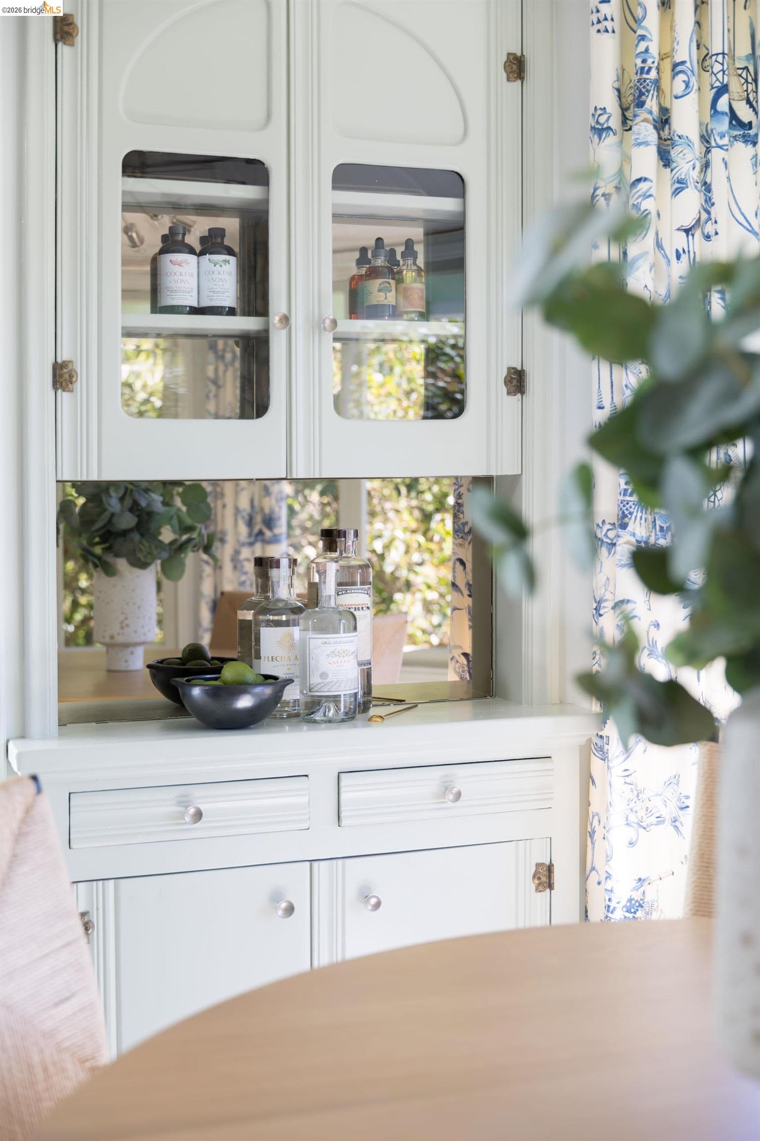 Detail Gallery Image 14 of 40 For 943 Glendome Circle, Oakland,  CA 94602 - 3 Beds | 3 Baths