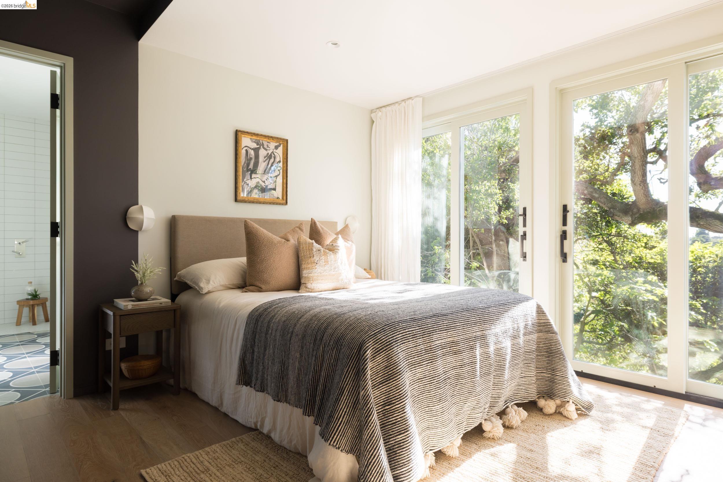 Detail Gallery Image 21 of 40 For 943 Glendome Circle, Oakland,  CA 94602 - 3 Beds | 3 Baths