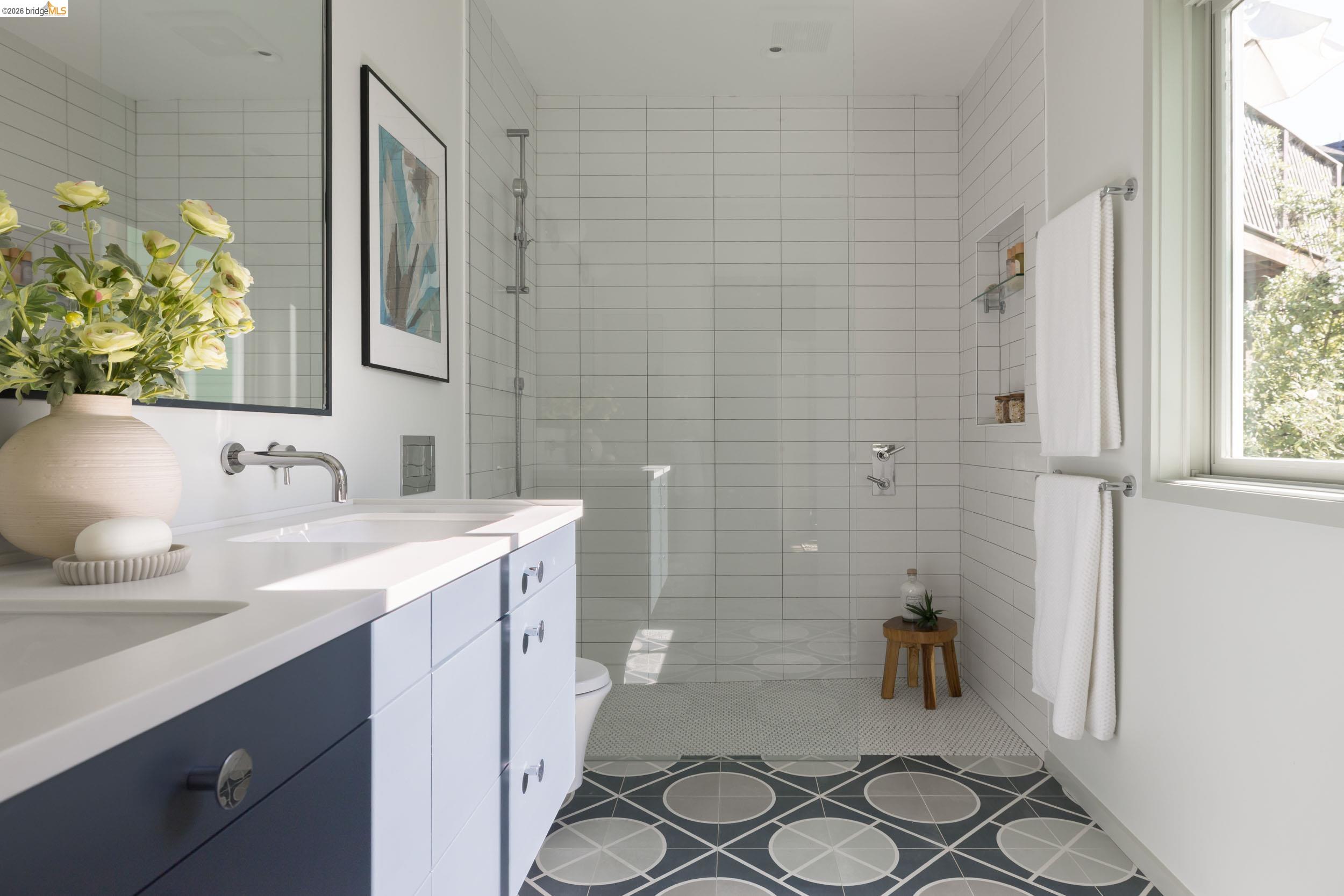 Detail Gallery Image 21 of 37 For 943 Glendome Circle, Oakland,  CA 94602 - 3 Beds | 3 Baths