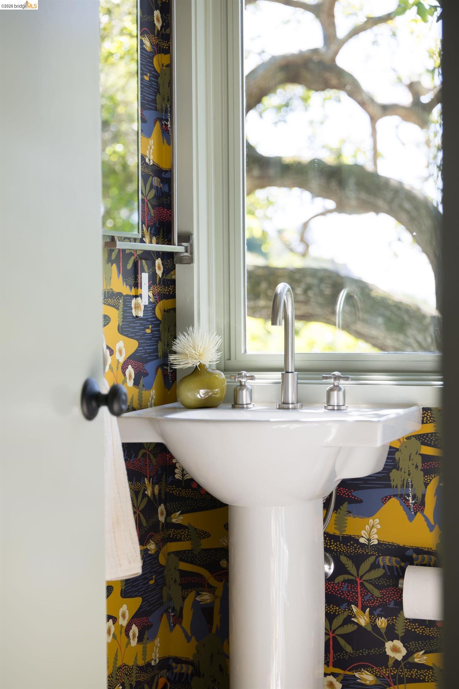 Detail Gallery Image 27 of 40 For 943 Glendome Circle, Oakland,  CA 94602 - 3 Beds | 3 Baths