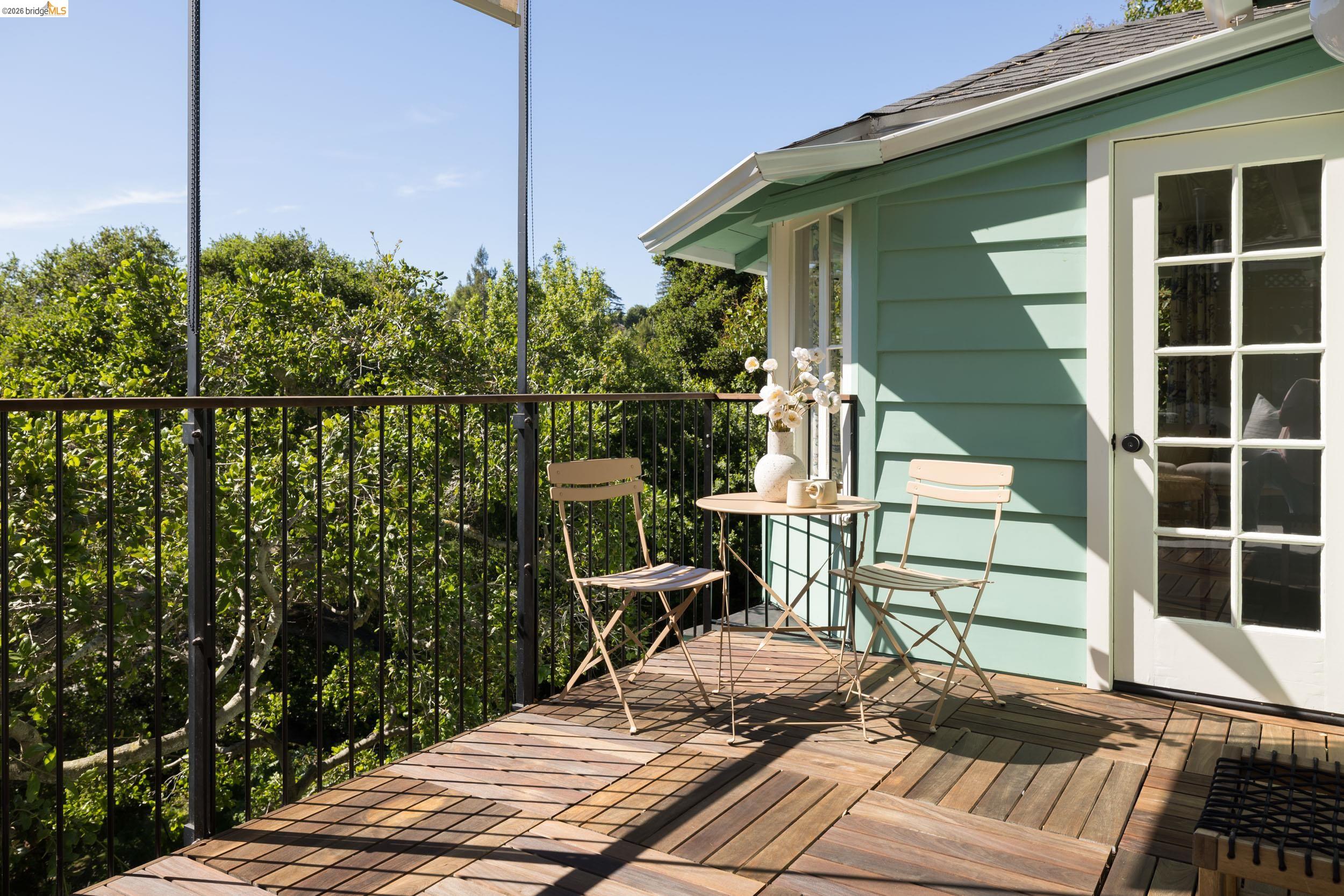 Detail Gallery Image 31 of 37 For 943 Glendome Circle, Oakland,  CA 94602 - 3 Beds | 3 Baths