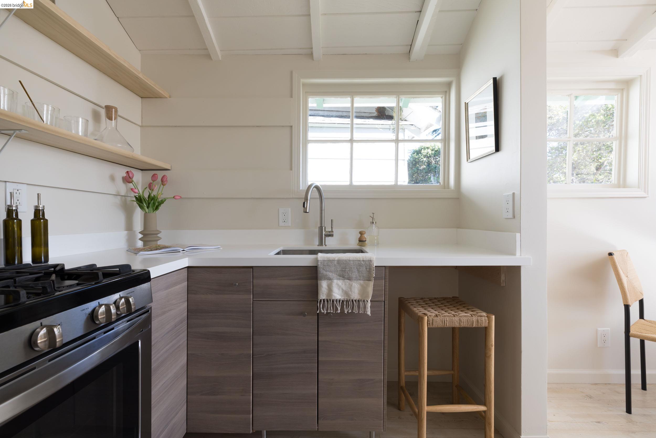 Detail Gallery Image 35 of 37 For 943 Glendome Circle, Oakland,  CA 94602 - 3 Beds | 3 Baths