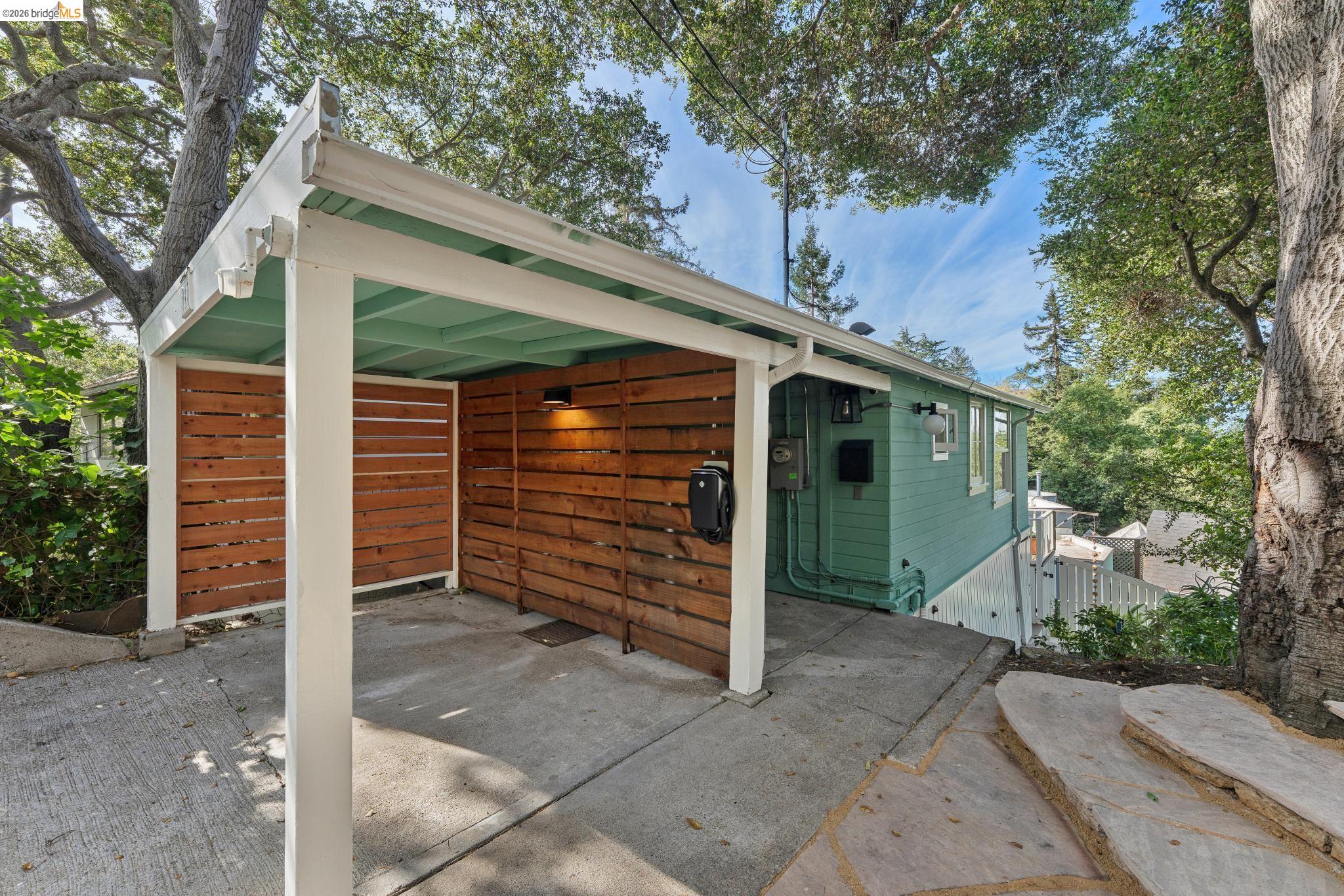 Detail Gallery Image 39 of 40 For 943 Glendome Circle, Oakland,  CA 94602 - 3 Beds | 3 Baths