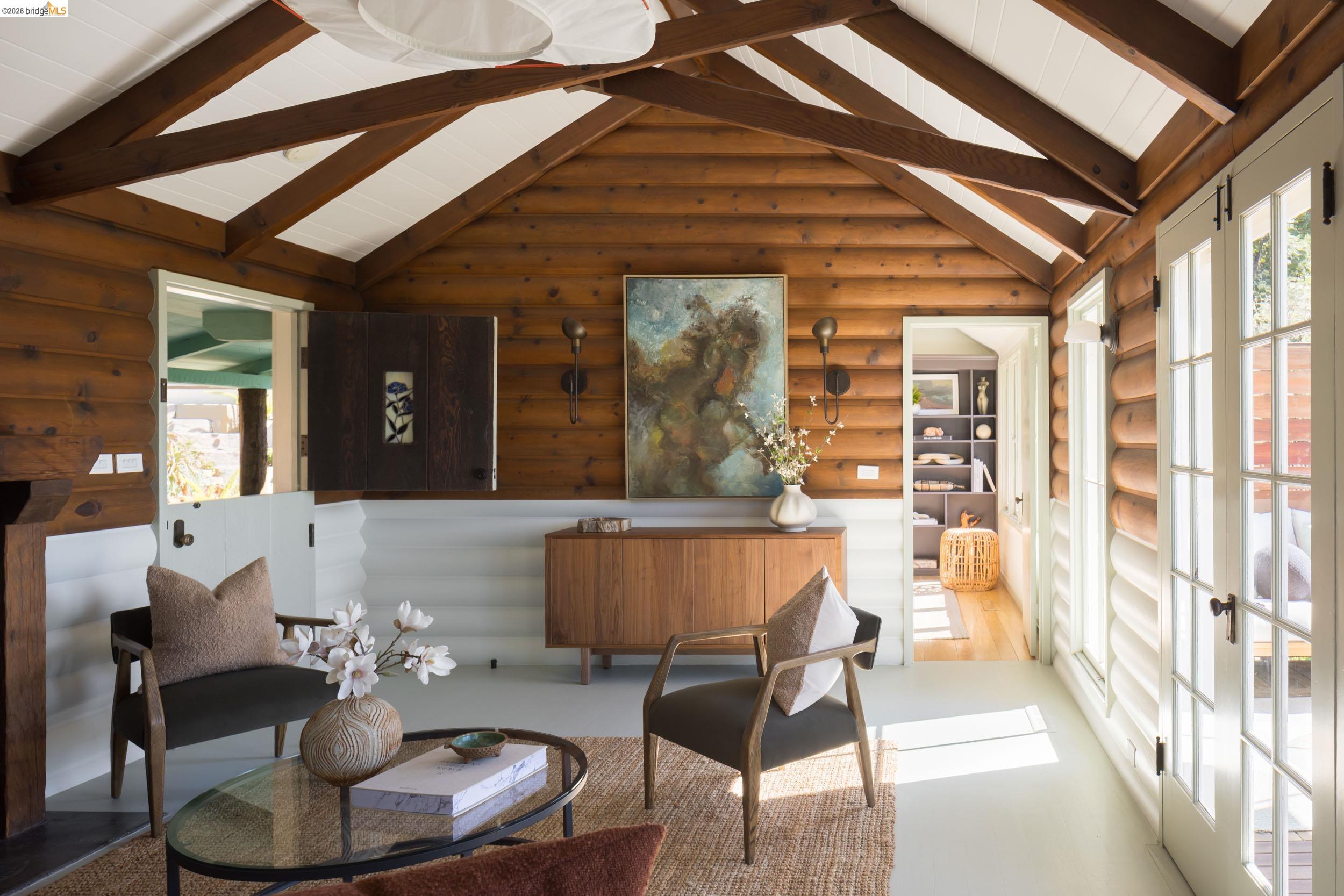 Detail Gallery Image 6 of 37 For 943 Glendome Circle, Oakland,  CA 94602 - 3 Beds | 3 Baths