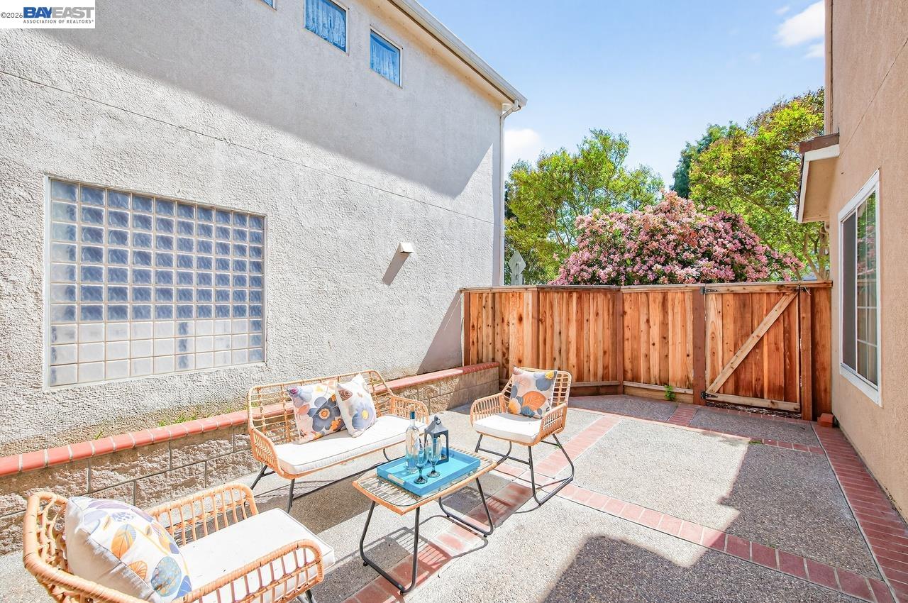 Detail Gallery Image 24 of 33 For 1557 Hermocilla Way, San Jose,  CA 95116 - 3 Beds | 2/1 Baths