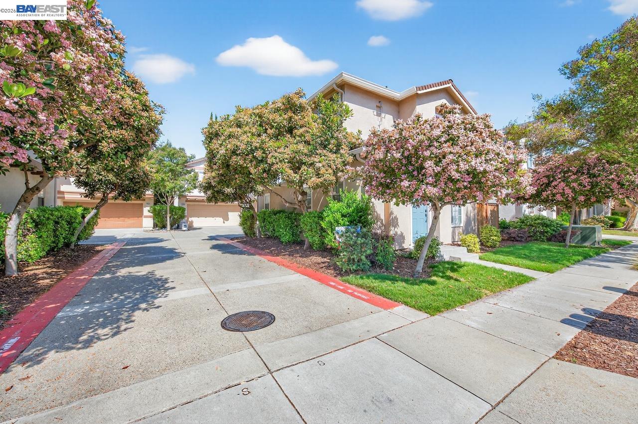 Detail Gallery Image 27 of 33 For 1557 Hermocilla Way, San Jose,  CA 95116 - 3 Beds | 2/1 Baths