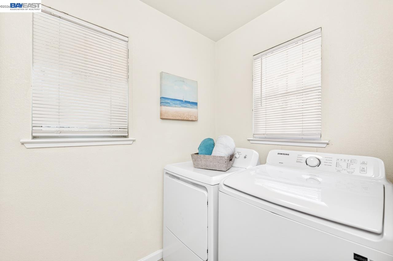 Detail Gallery Image 9 of 33 For 1557 Hermocilla Way, San Jose,  CA 95116 - 3 Beds | 2/1 Baths