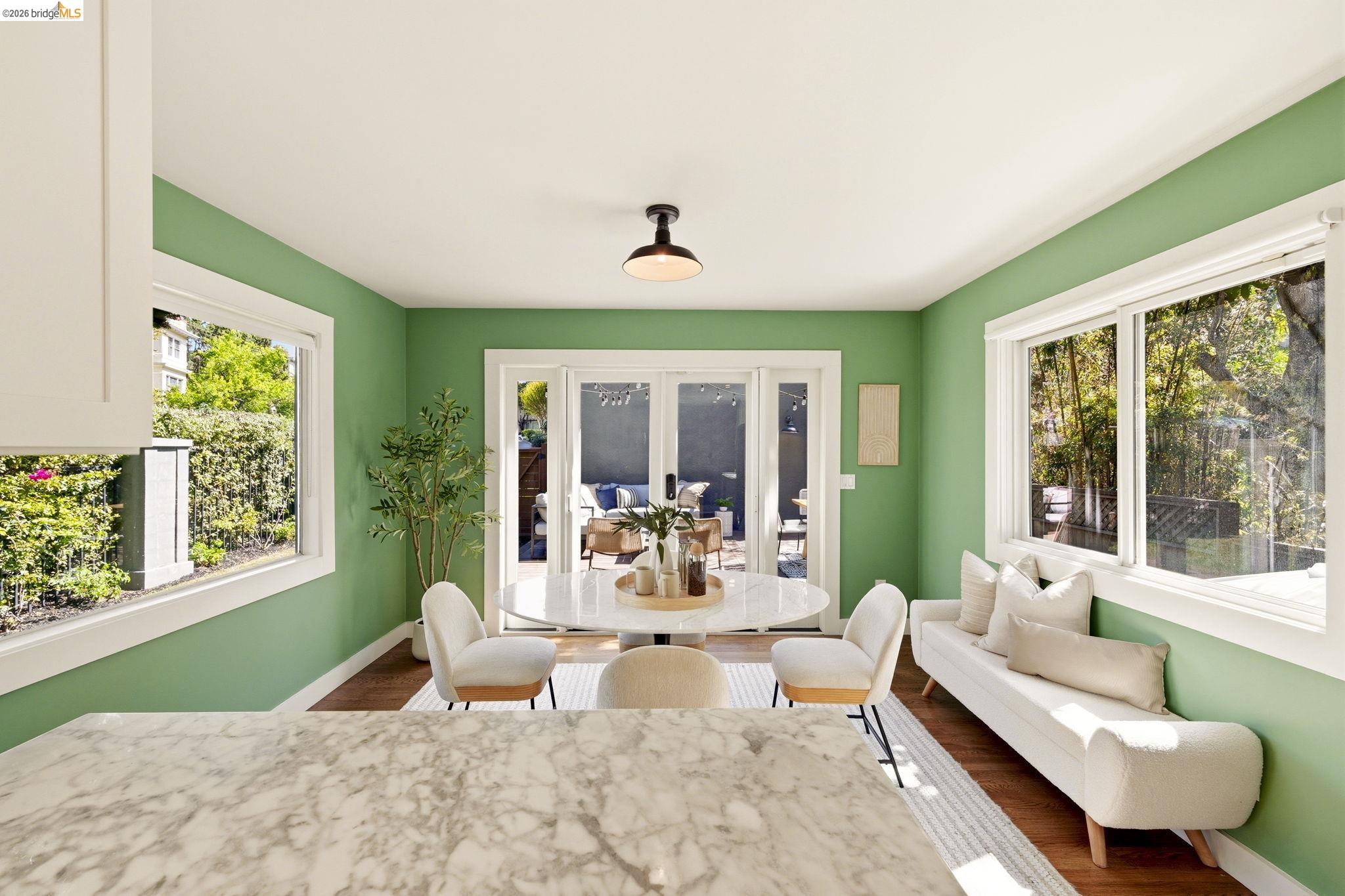 Detail Gallery Image 20 of 47 For 405 Van Buren Ave., Oakland,  CA 94610 - 3 Beds | 2/1 Baths