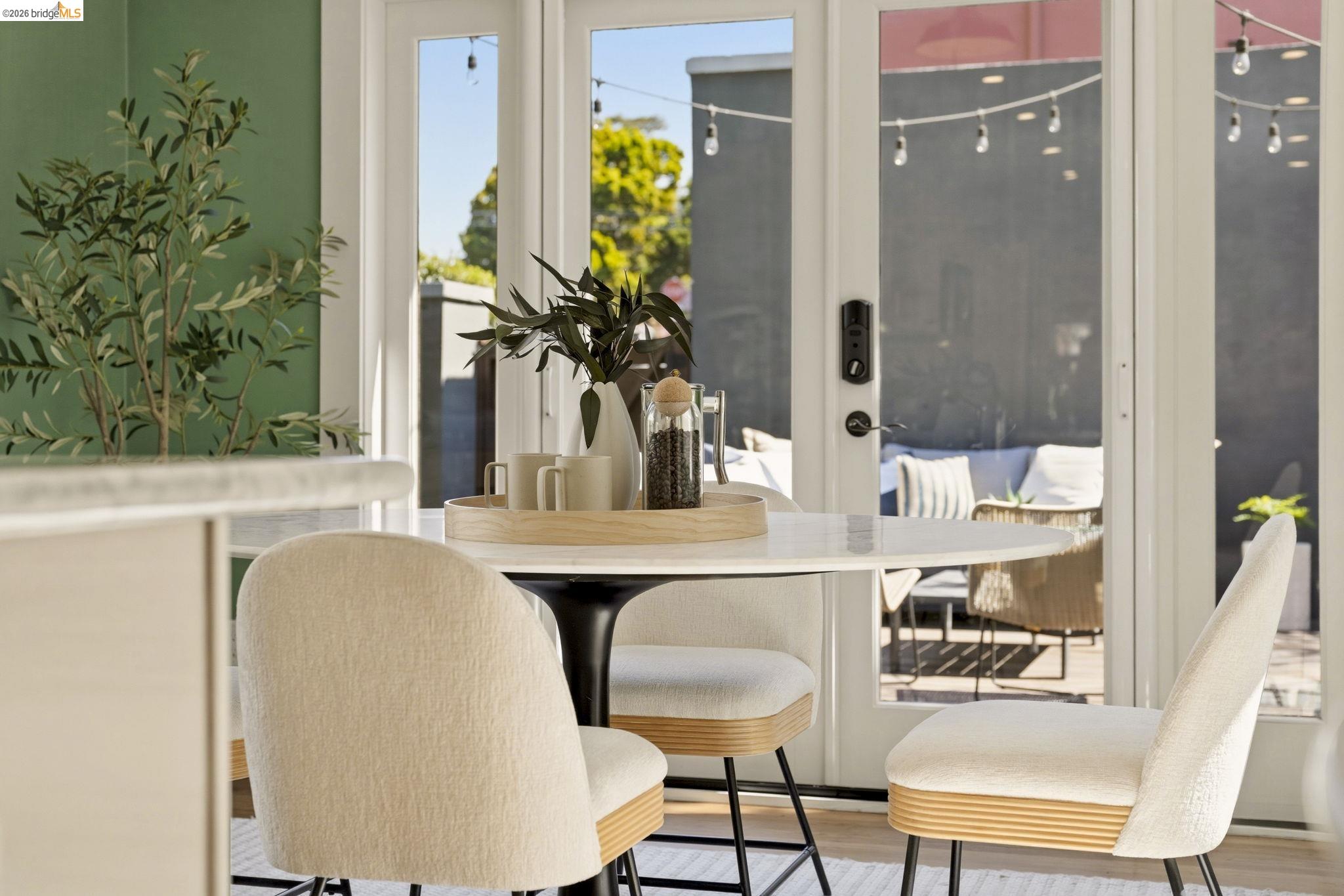 Detail Gallery Image 24 of 47 For 405 Van Buren Ave., Oakland,  CA 94610 - 3 Beds | 2/1 Baths