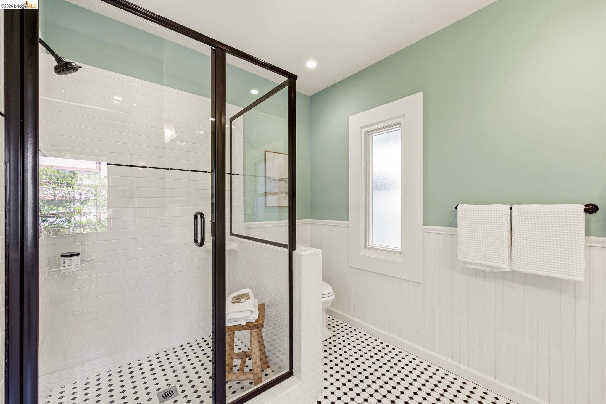 Detail Gallery Image 32 of 47 For 405 Van Buren Ave., Oakland,  CA 94610 - 3 Beds | 2/1 Baths