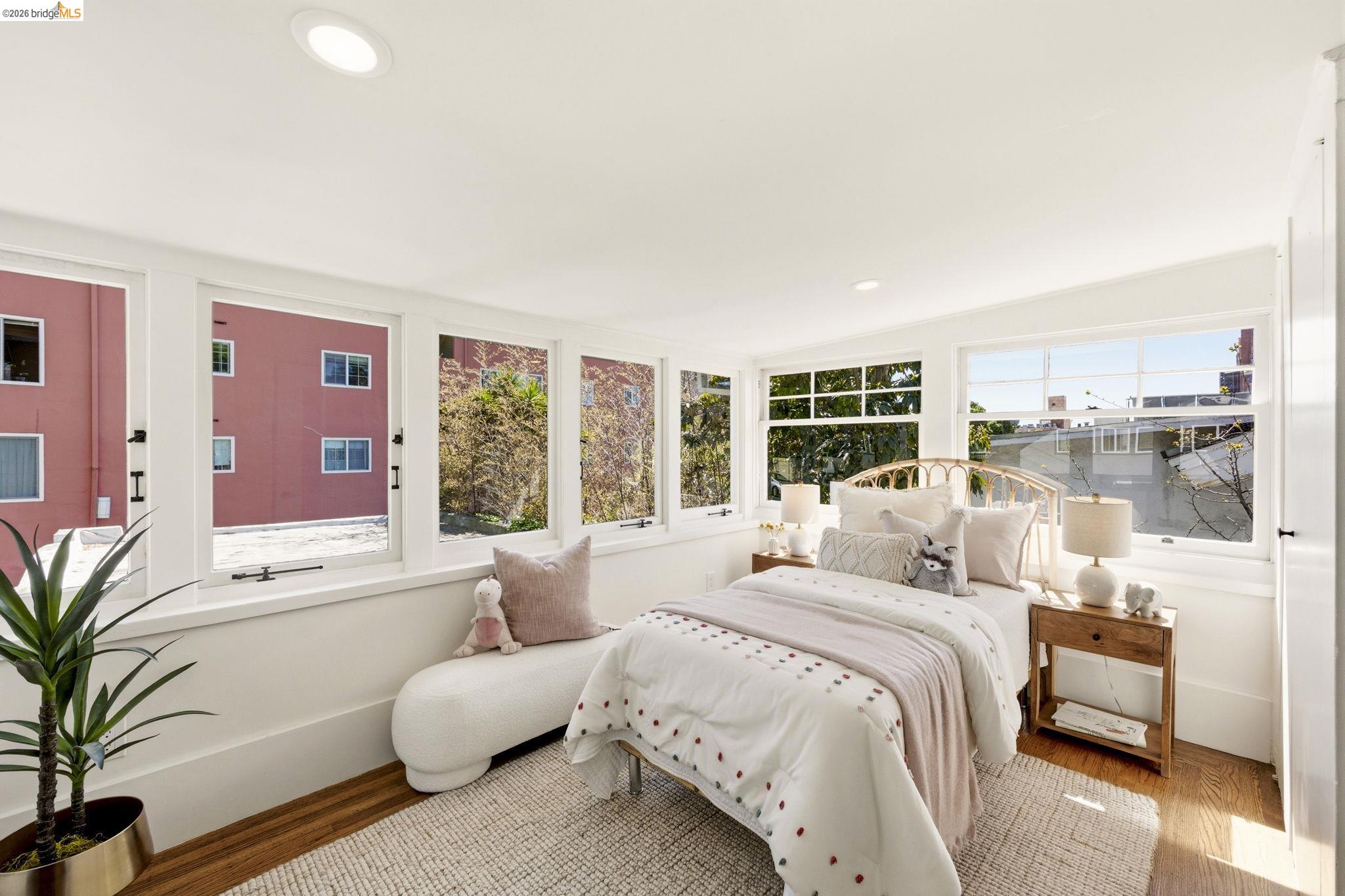 Detail Gallery Image 40 of 47 For 405 Van Buren Ave., Oakland,  CA 94610 - 3 Beds | 2/1 Baths