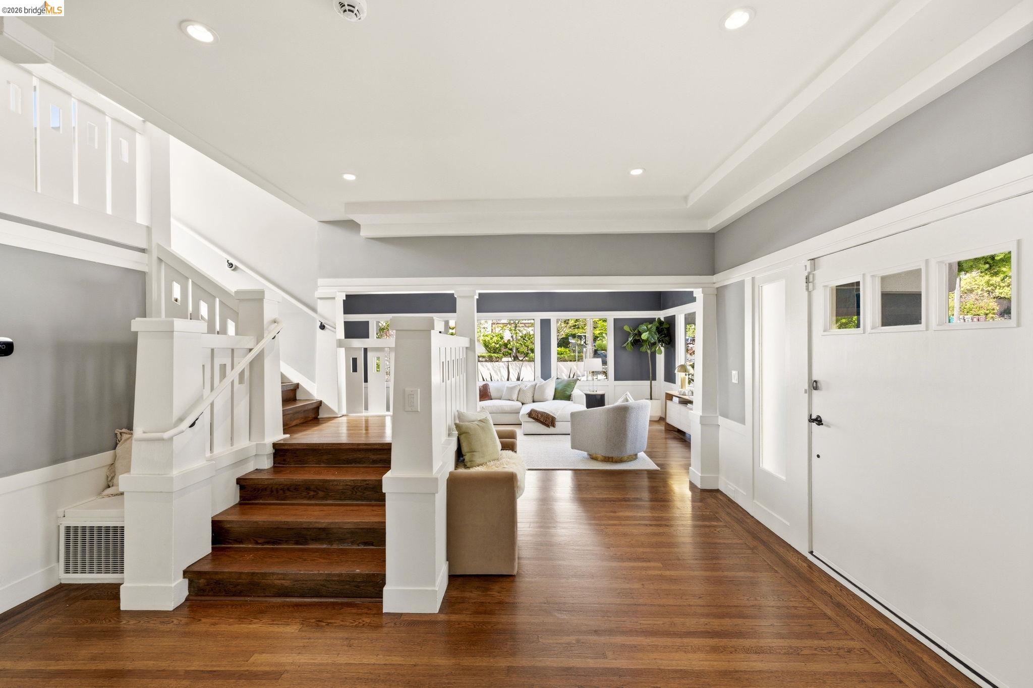 Detail Gallery Image 5 of 47 For 405 Van Buren Ave., Oakland,  CA 94610 - 3 Beds | 2/1 Baths