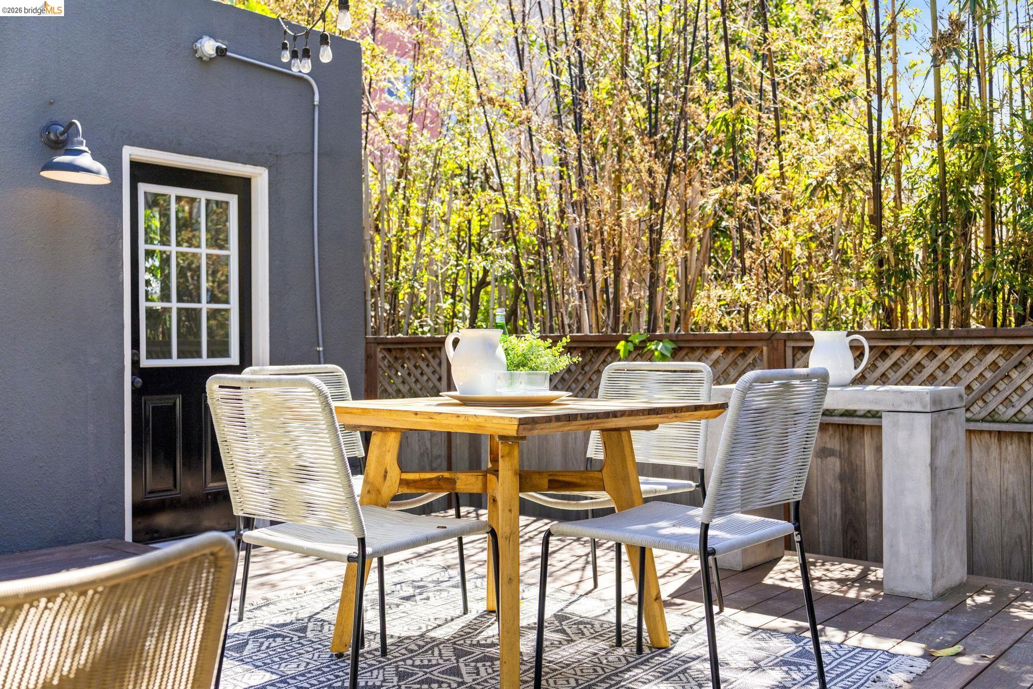 Detail Gallery Image 45 of 47 For 405 Van Buren Ave., Oakland,  CA 94610 - 3 Beds | 2/1 Baths