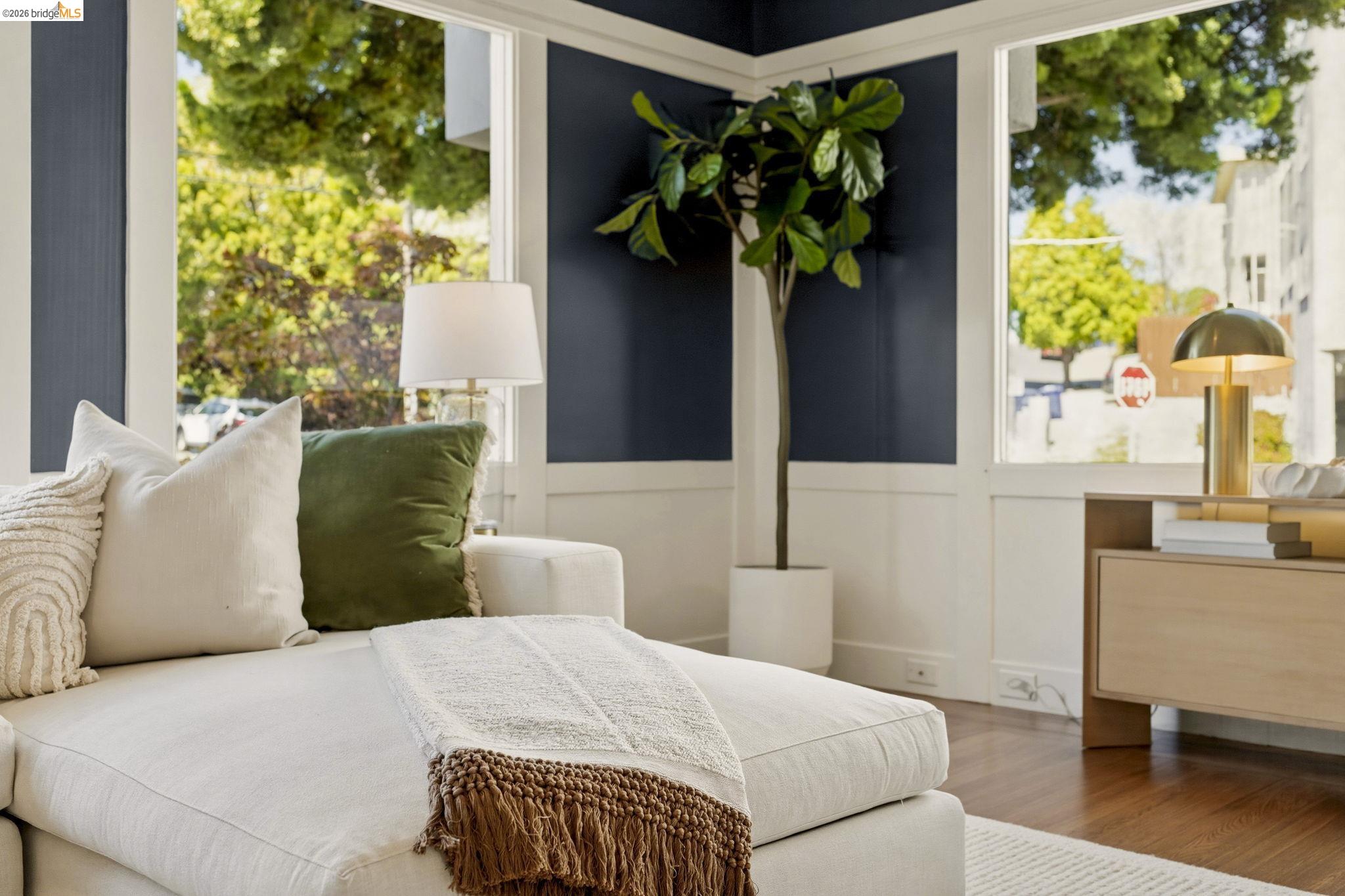 Detail Gallery Image 10 of 47 For 405 Van Buren Ave., Oakland,  CA 94610 - 3 Beds | 2/1 Baths