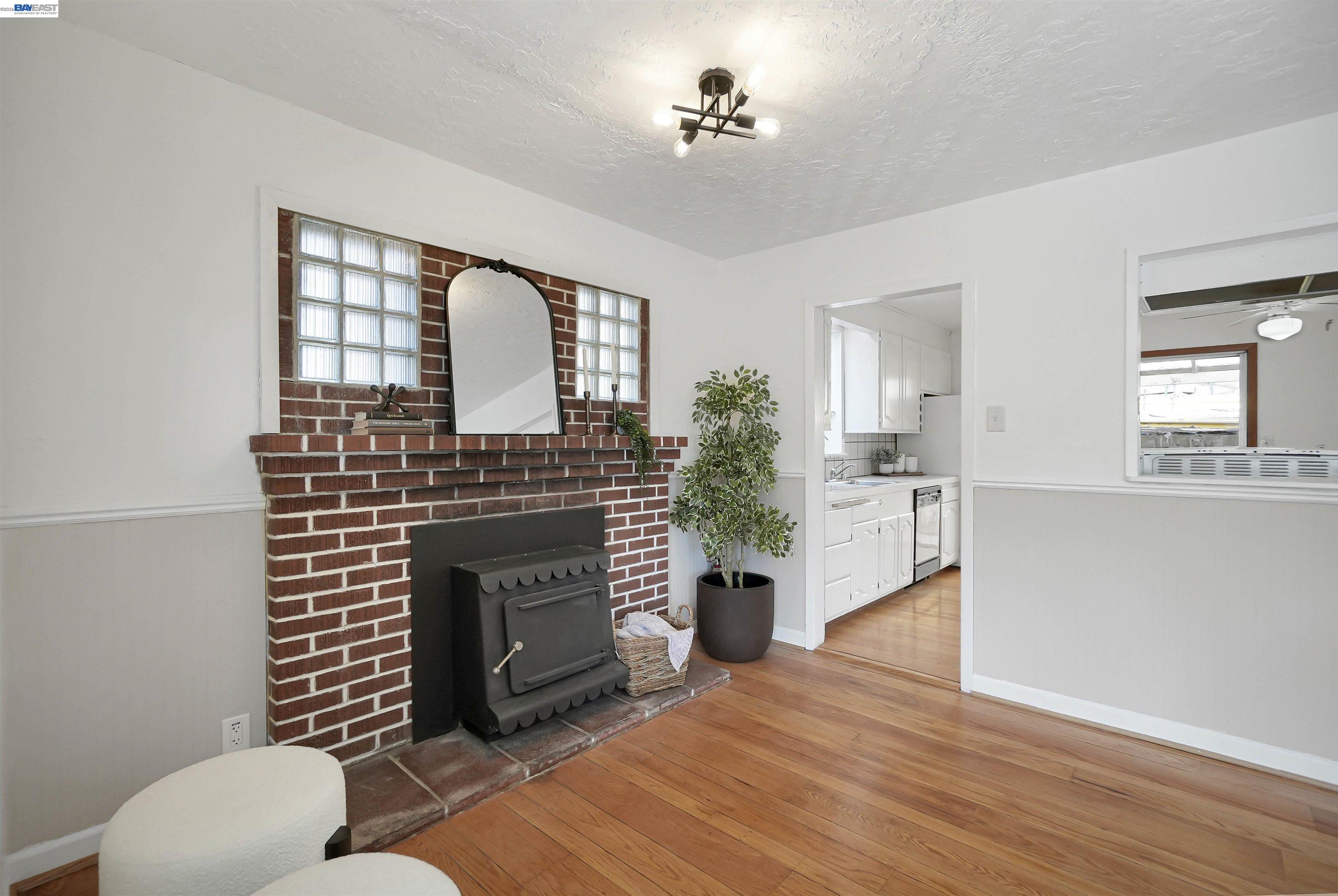 Detail Gallery Image 14 of 41 For 18662 Stanton Ave, Castro Valley,  CA 94546 - 3 Beds | 1 Baths