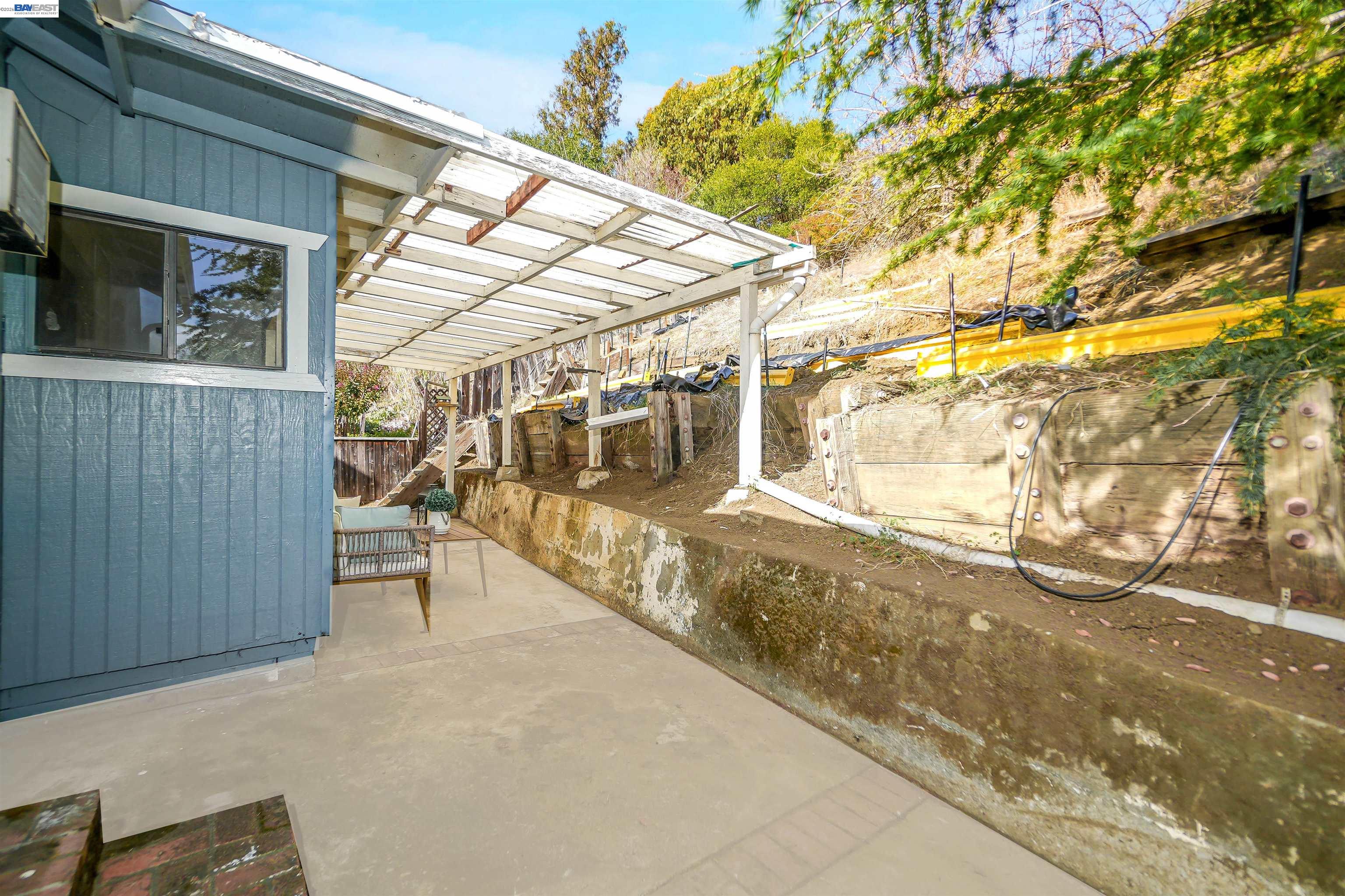 Detail Gallery Image 35 of 41 For 18662 Stanton Ave, Castro Valley,  CA 94546 - 3 Beds | 1 Baths