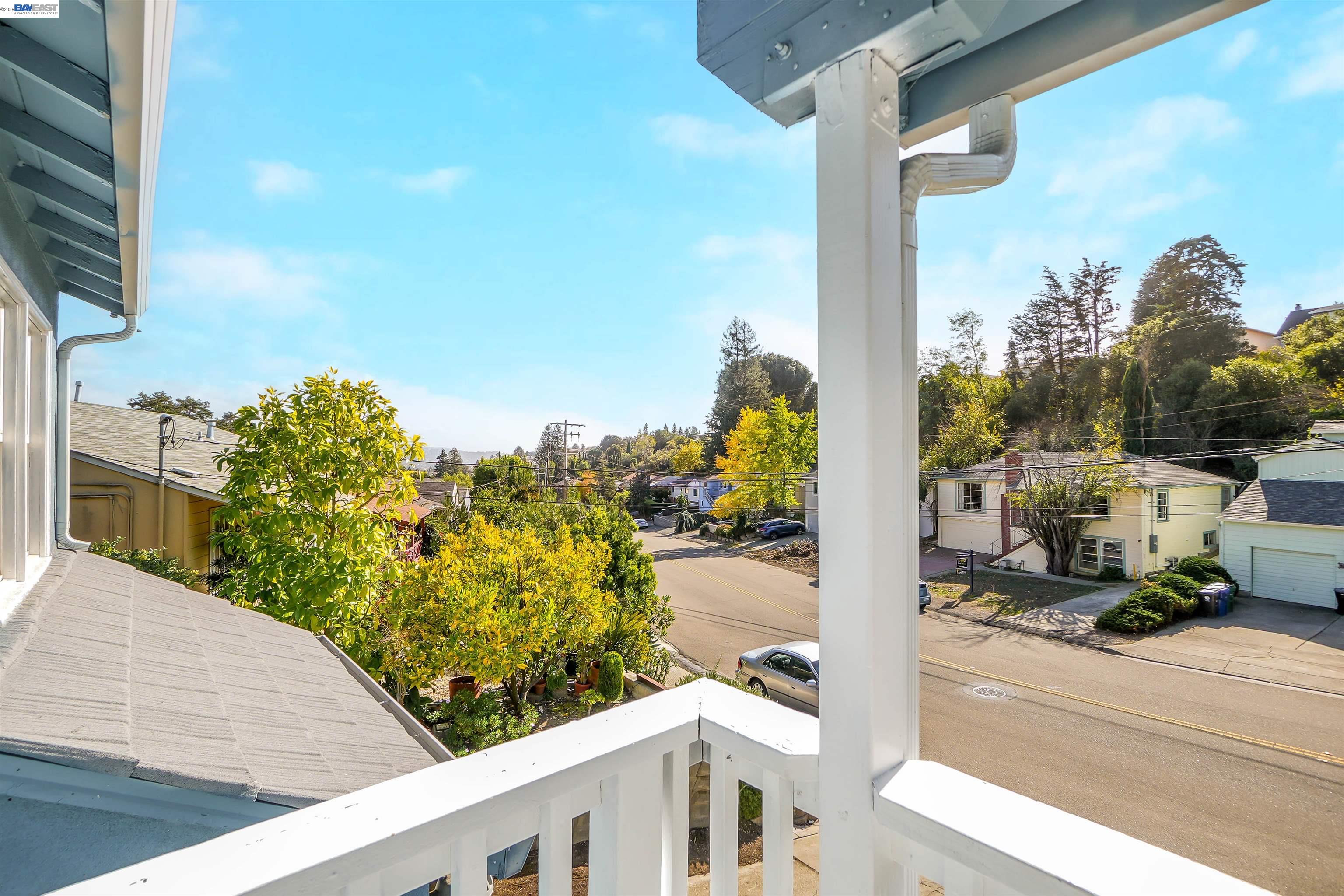 Detail Gallery Image 6 of 41 For 18662 Stanton Ave, Castro Valley,  CA 94546 - 3 Beds | 1 Baths