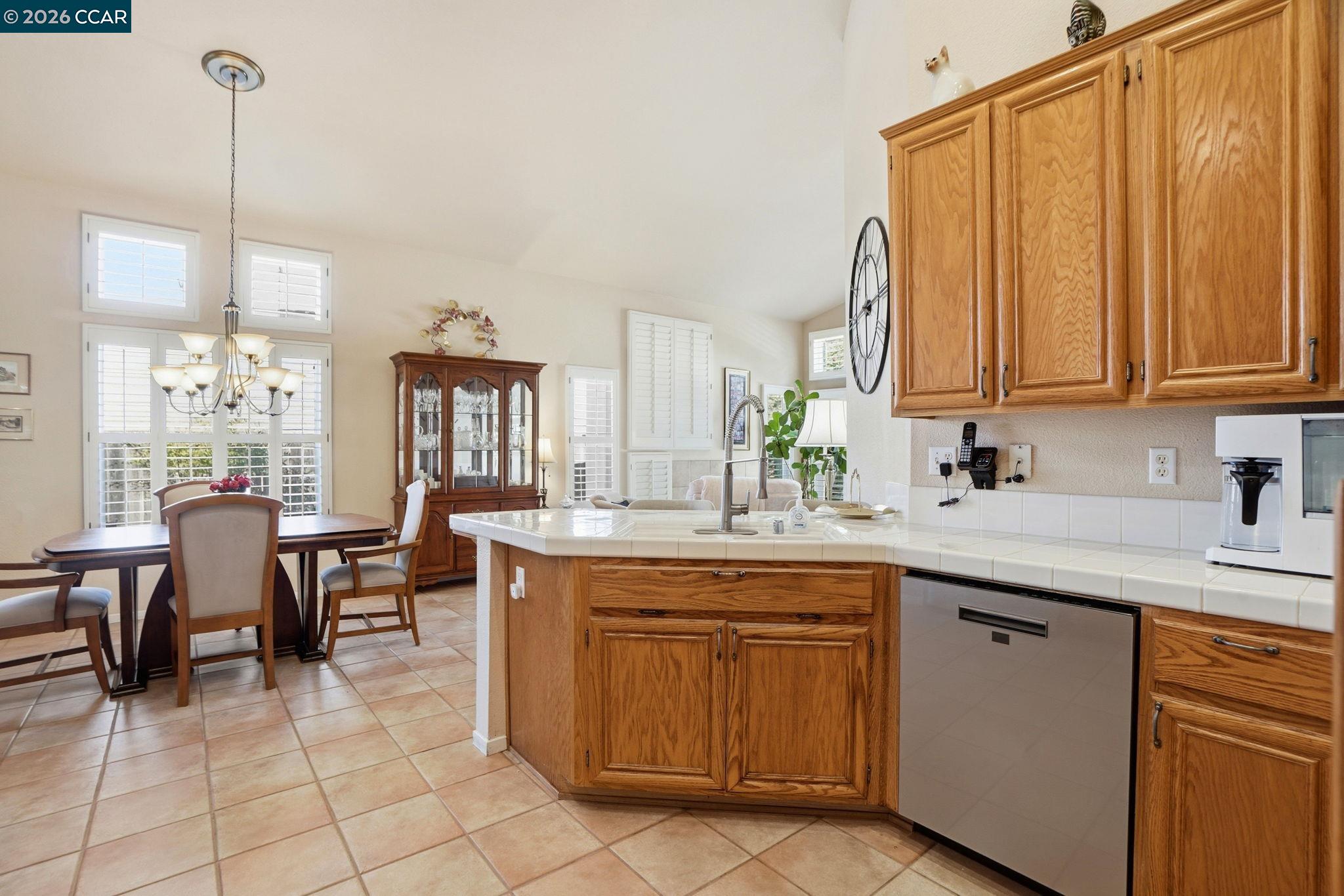 Detail Gallery Image 15 of 32 For 124 Greenmeadow Cir, Pittsburg,  CA 94565 - 3 Beds | 2 Baths