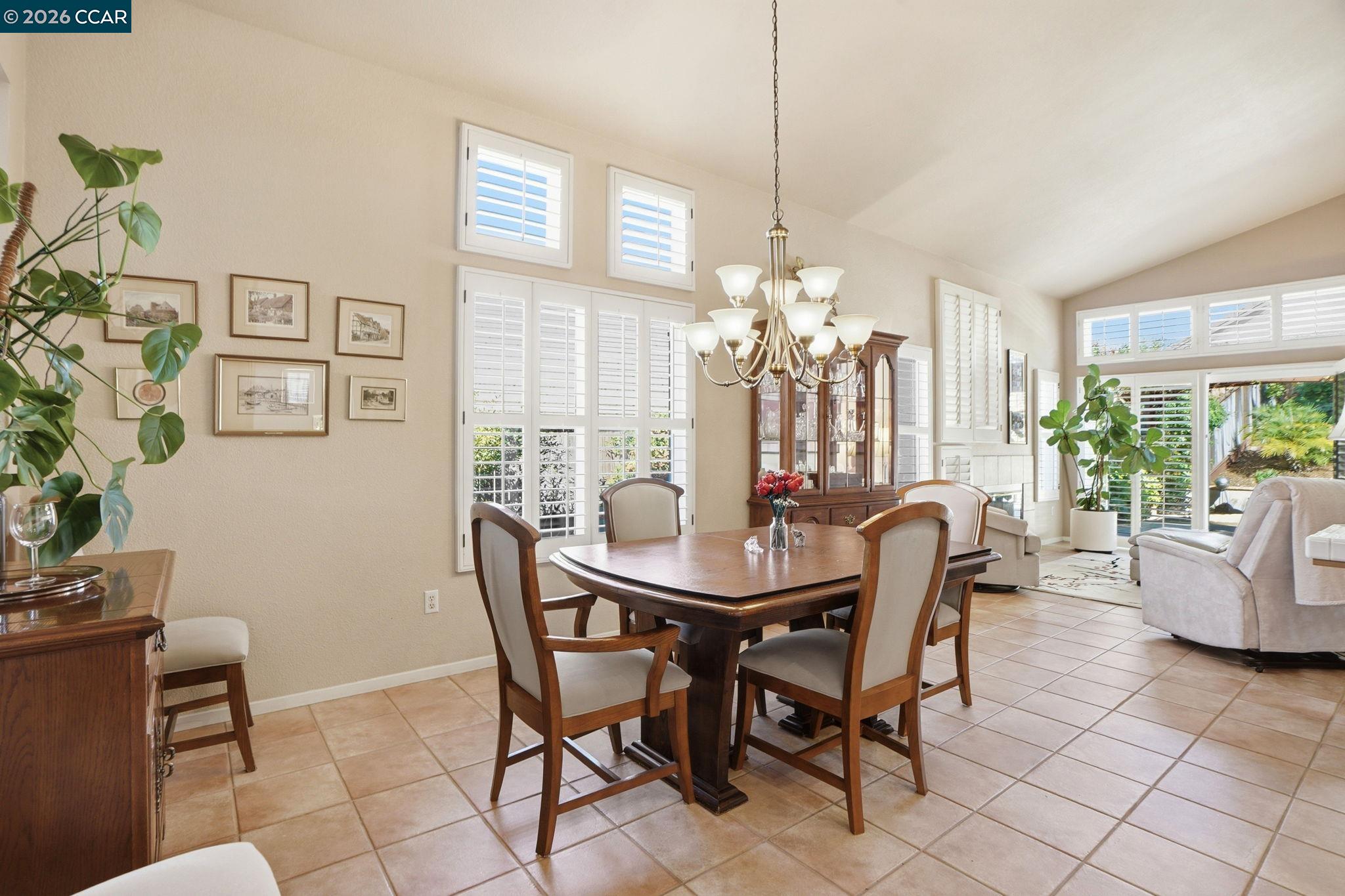 Detail Gallery Image 16 of 32 For 124 Greenmeadow Cir, Pittsburg,  CA 94565 - 3 Beds | 2 Baths