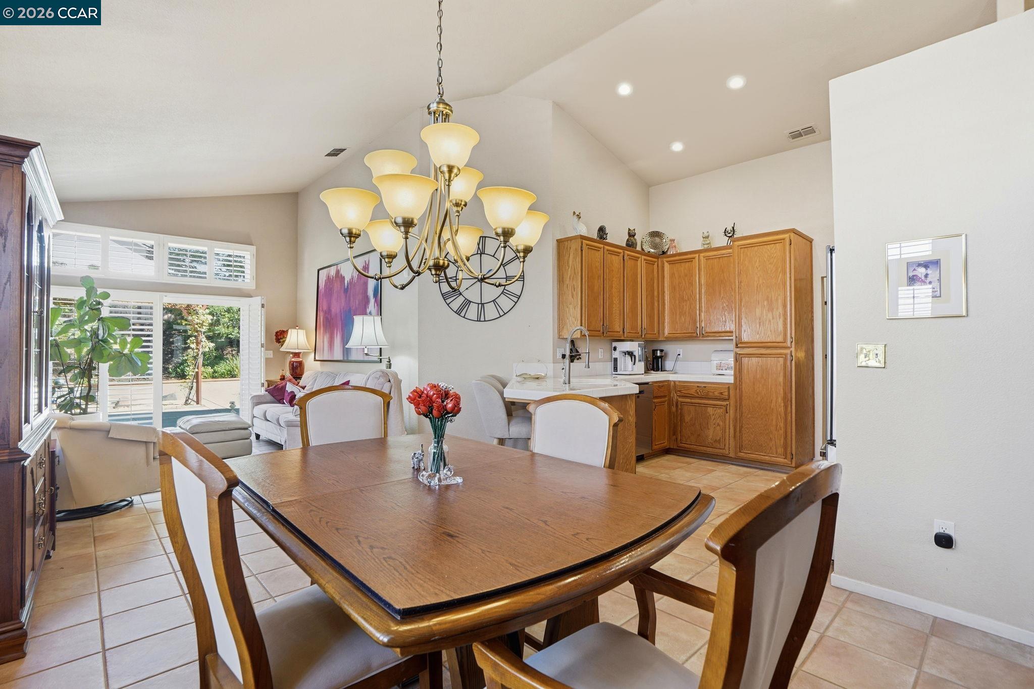 Detail Gallery Image 17 of 32 For 124 Greenmeadow Cir, Pittsburg,  CA 94565 - 3 Beds | 2 Baths