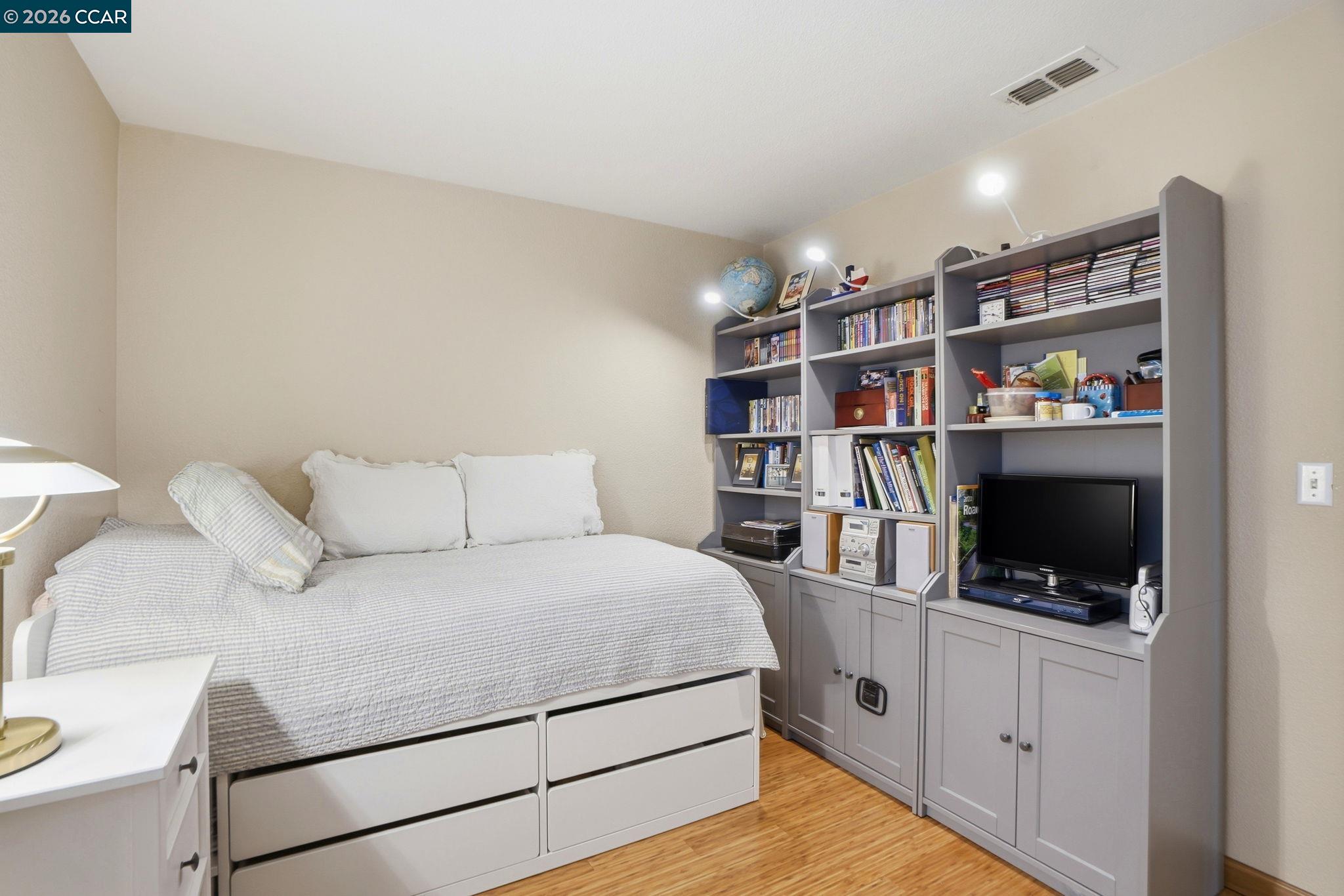 Detail Gallery Image 24 of 32 For 124 Greenmeadow Cir, Pittsburg,  CA 94565 - 3 Beds | 2 Baths