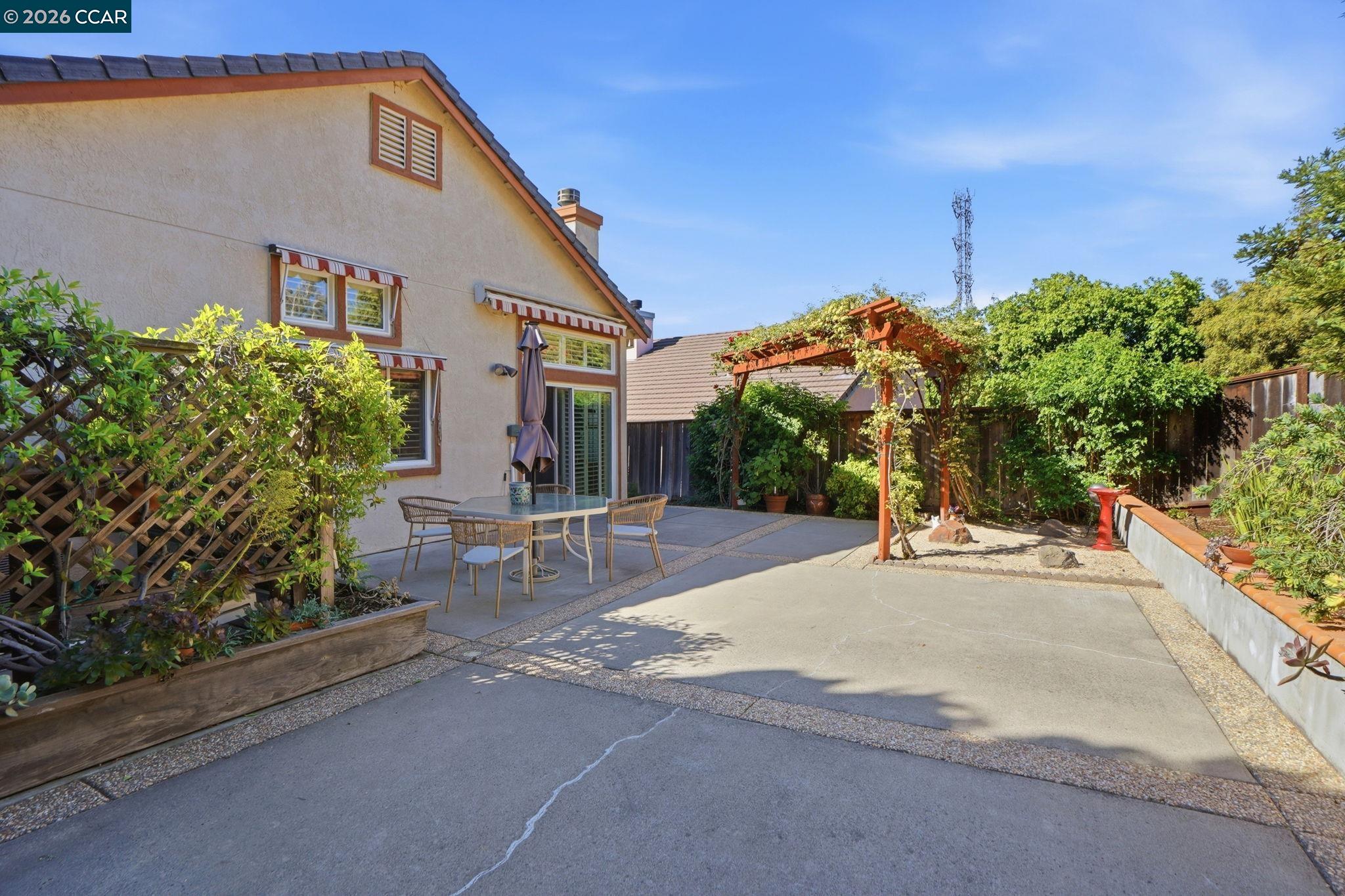 Detail Gallery Image 31 of 32 For 124 Greenmeadow Cir, Pittsburg,  CA 94565 - 3 Beds | 2 Baths