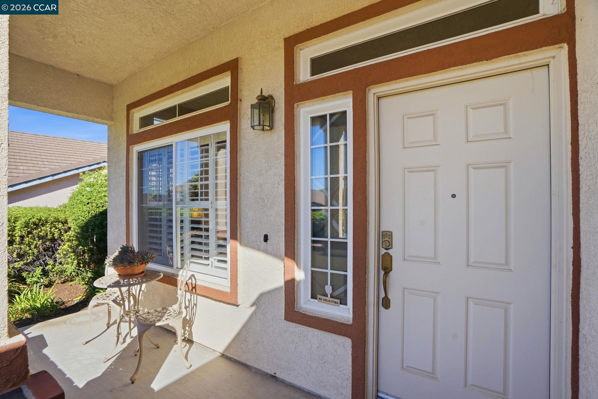 Detail Gallery Image 5 of 32 For 124 Greenmeadow Cir, Pittsburg,  CA 94565 - 3 Beds | 2 Baths
