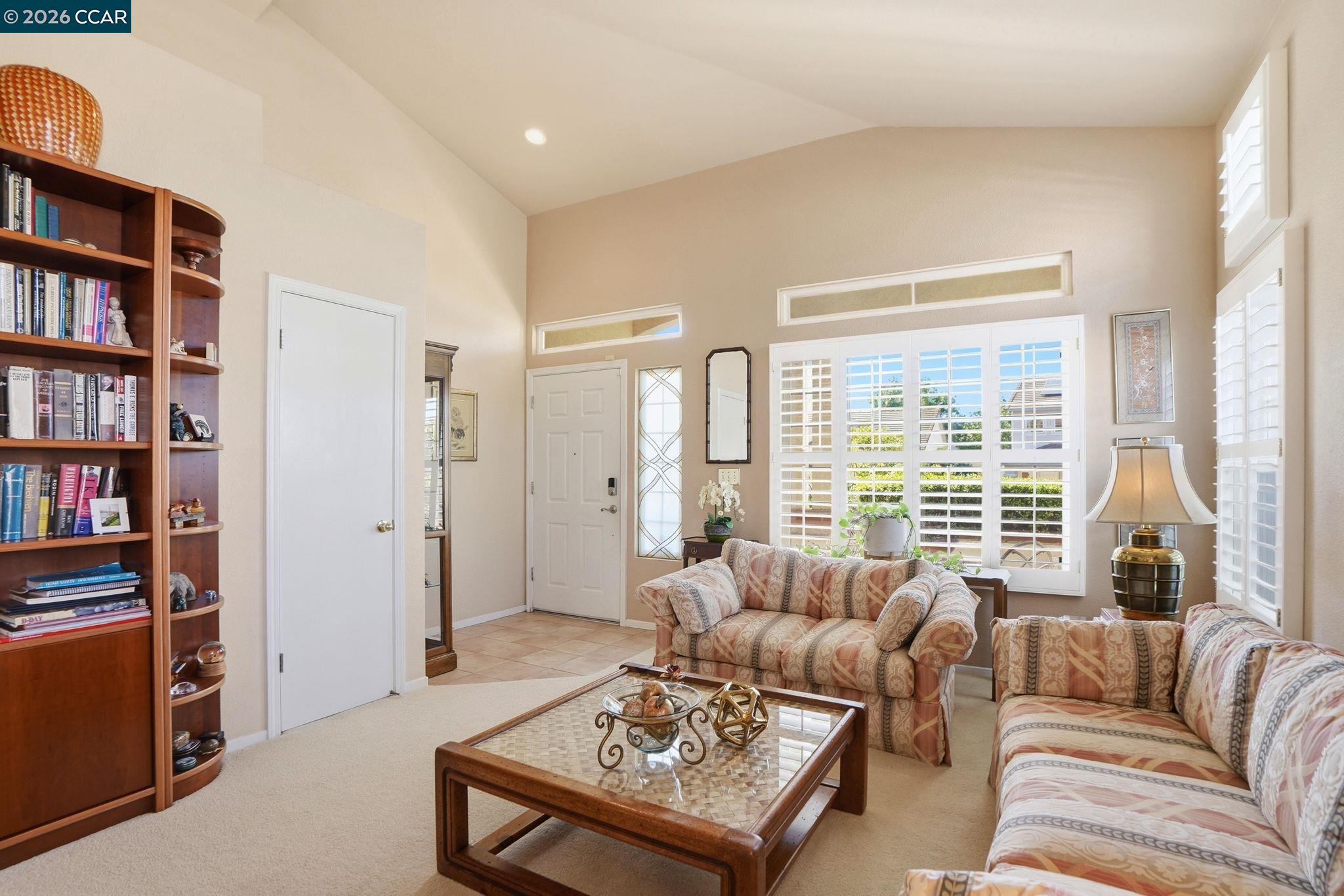 Detail Gallery Image 8 of 32 For 124 Greenmeadow Cir, Pittsburg,  CA 94565 - 3 Beds | 2 Baths