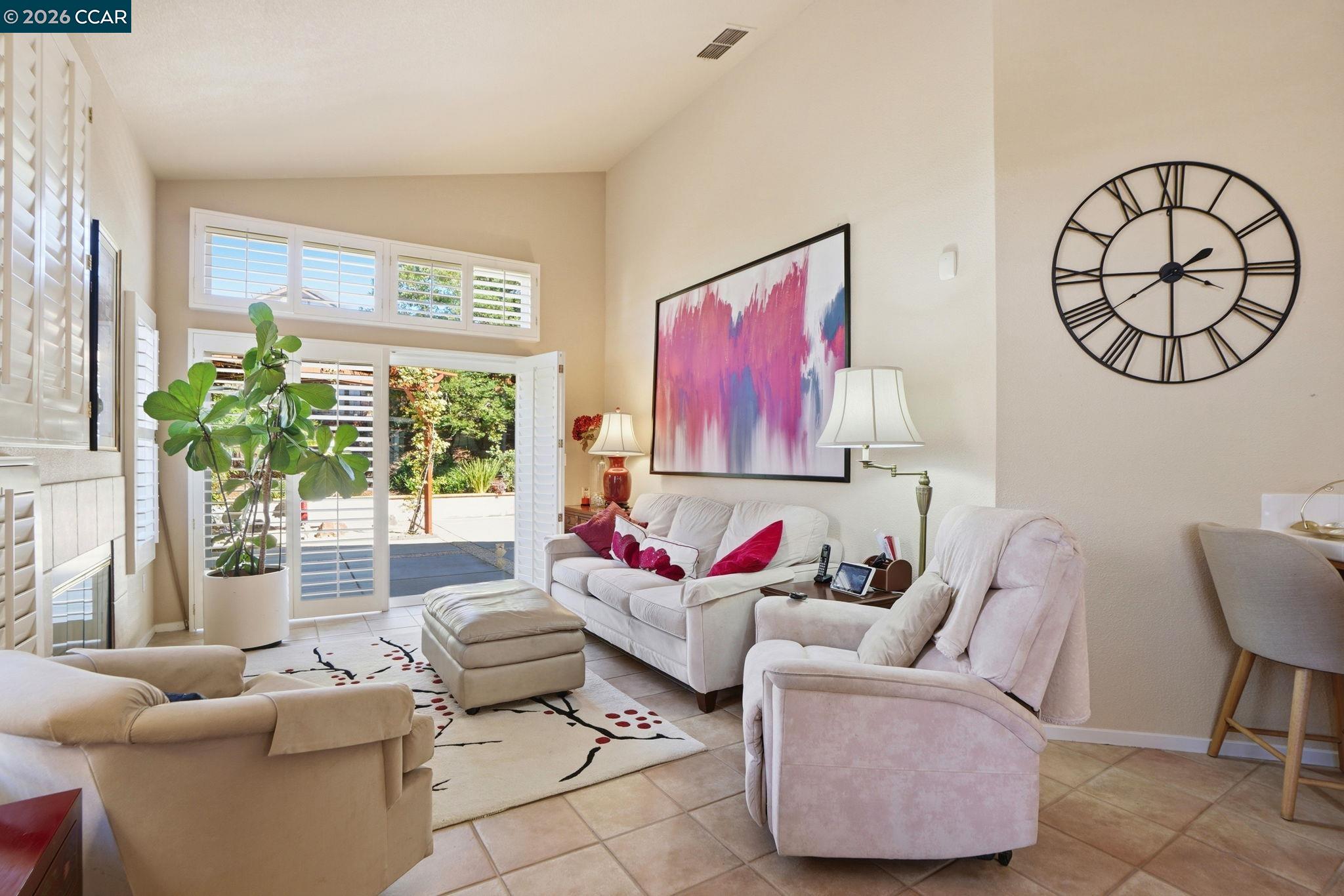 Detail Gallery Image 10 of 32 For 124 Greenmeadow Cir, Pittsburg,  CA 94565 - 3 Beds | 2 Baths