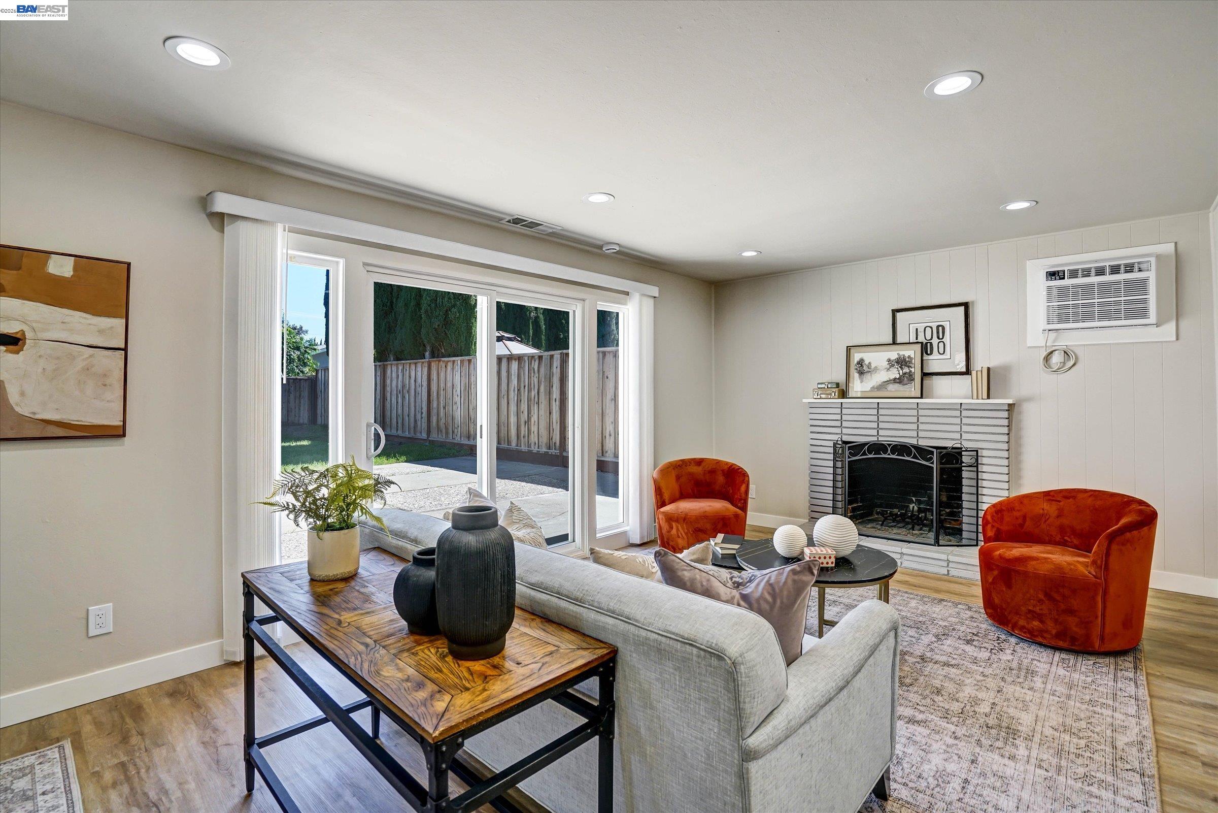 Detail Gallery Image 12 of 39 For 820 Arbor Ct, Livermore,  CA 94550 - 3 Beds | 2 Baths