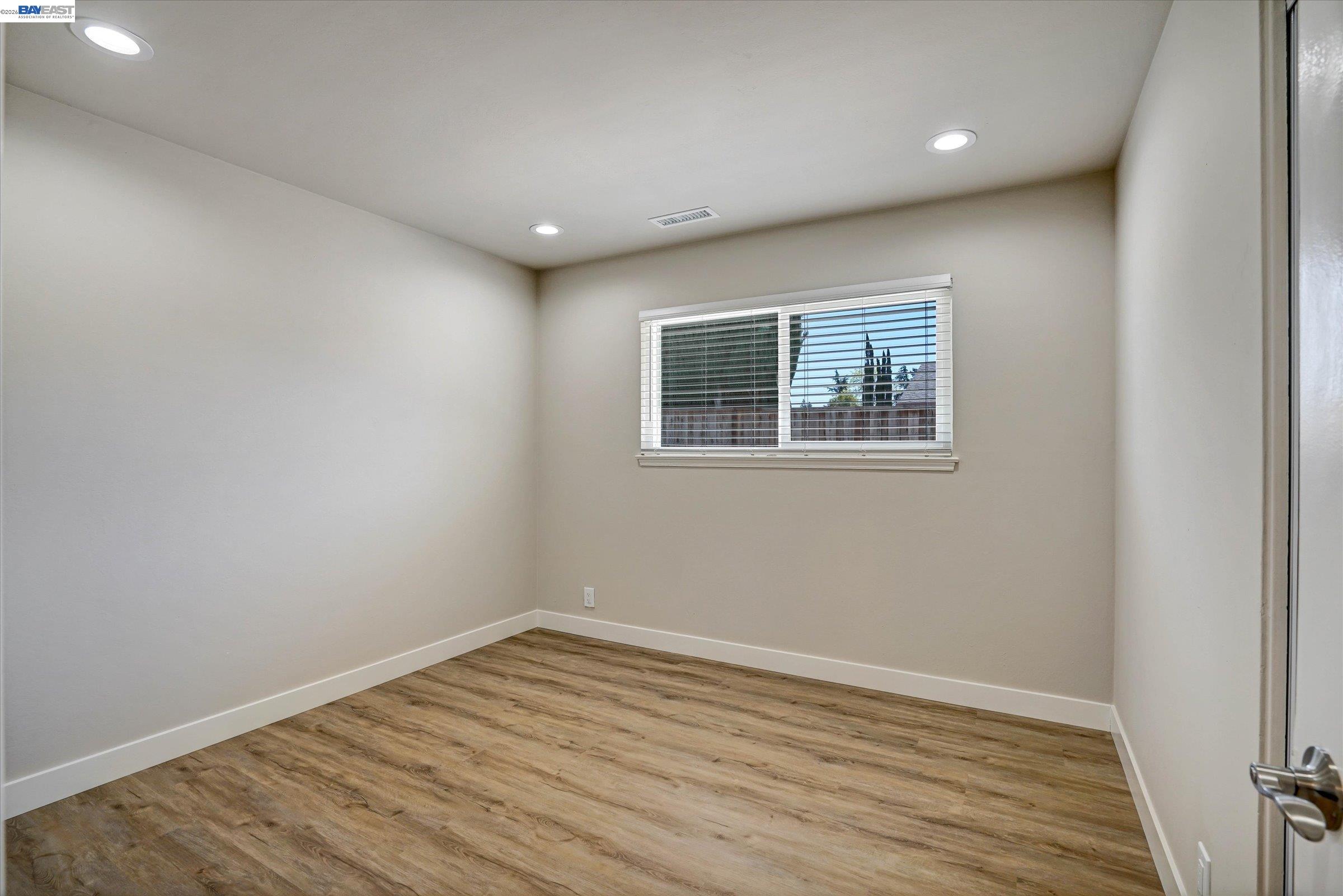 Detail Gallery Image 17 of 39 For 820 Arbor Ct, Livermore,  CA 94550 - 3 Beds | 2 Baths