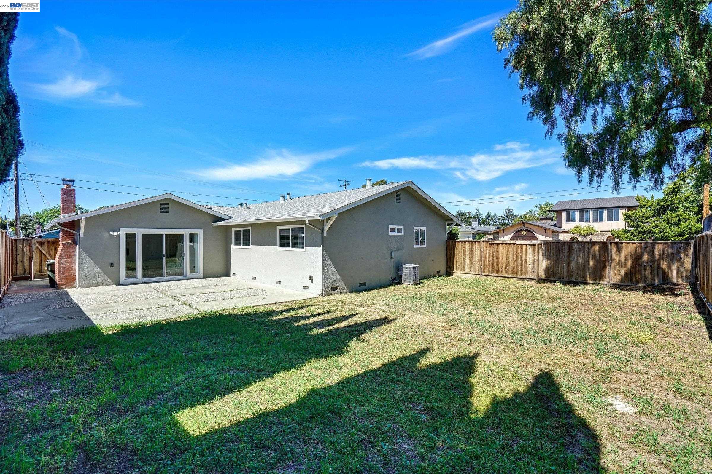 Detail Gallery Image 27 of 39 For 820 Arbor Ct, Livermore,  CA 94550 - 3 Beds | 2 Baths