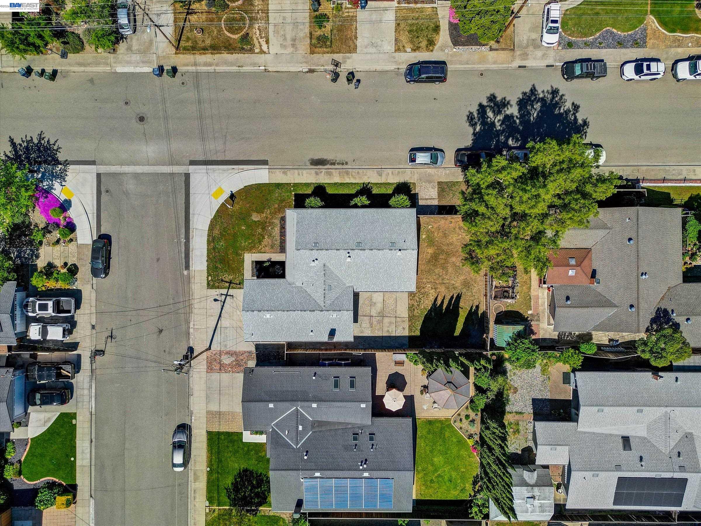 Detail Gallery Image 36 of 39 For 820 Arbor Ct, Livermore,  CA 94550 - 3 Beds | 2 Baths