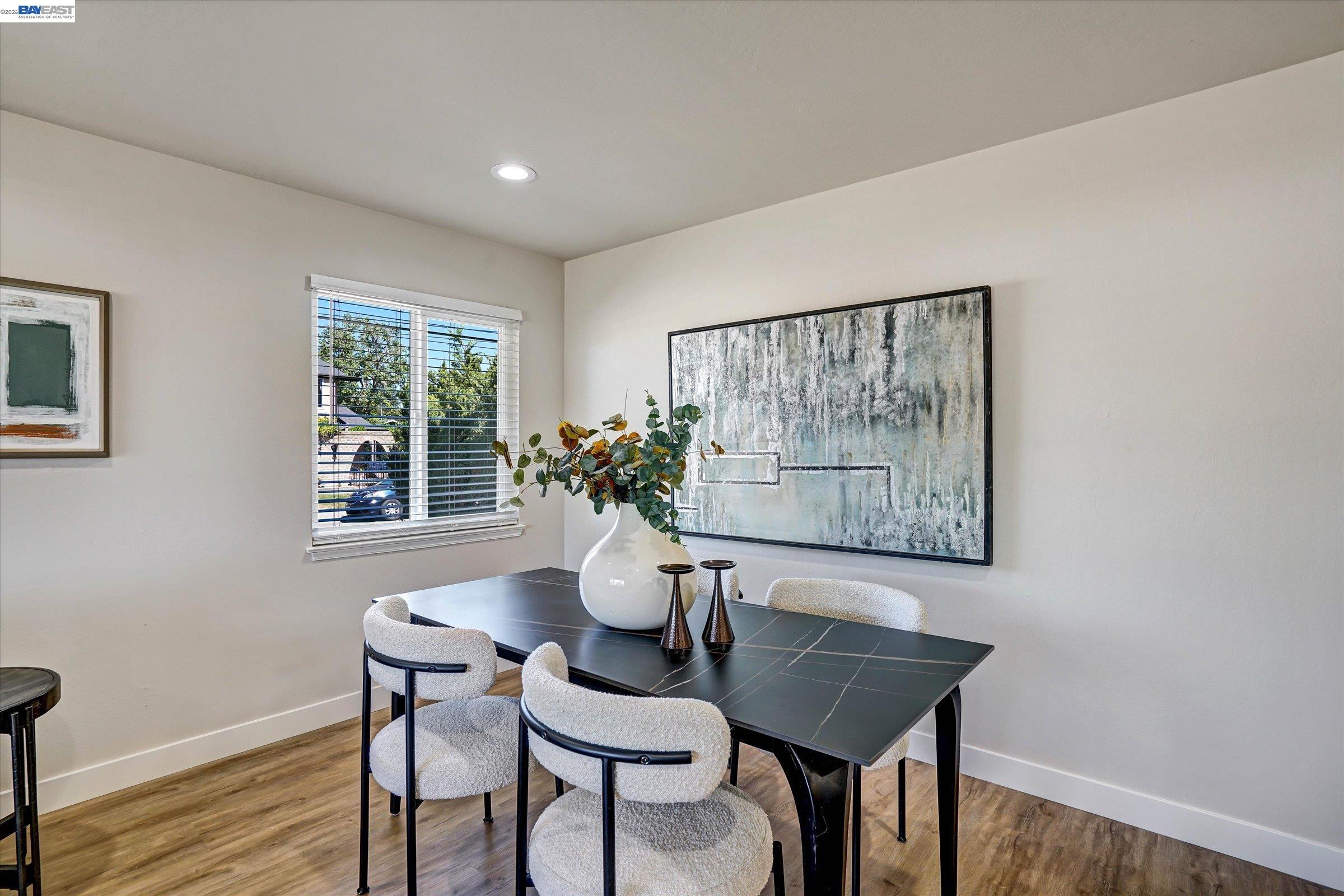 Detail Gallery Image 6 of 39 For 820 Arbor Ct, Livermore,  CA 94550 - 3 Beds | 2 Baths