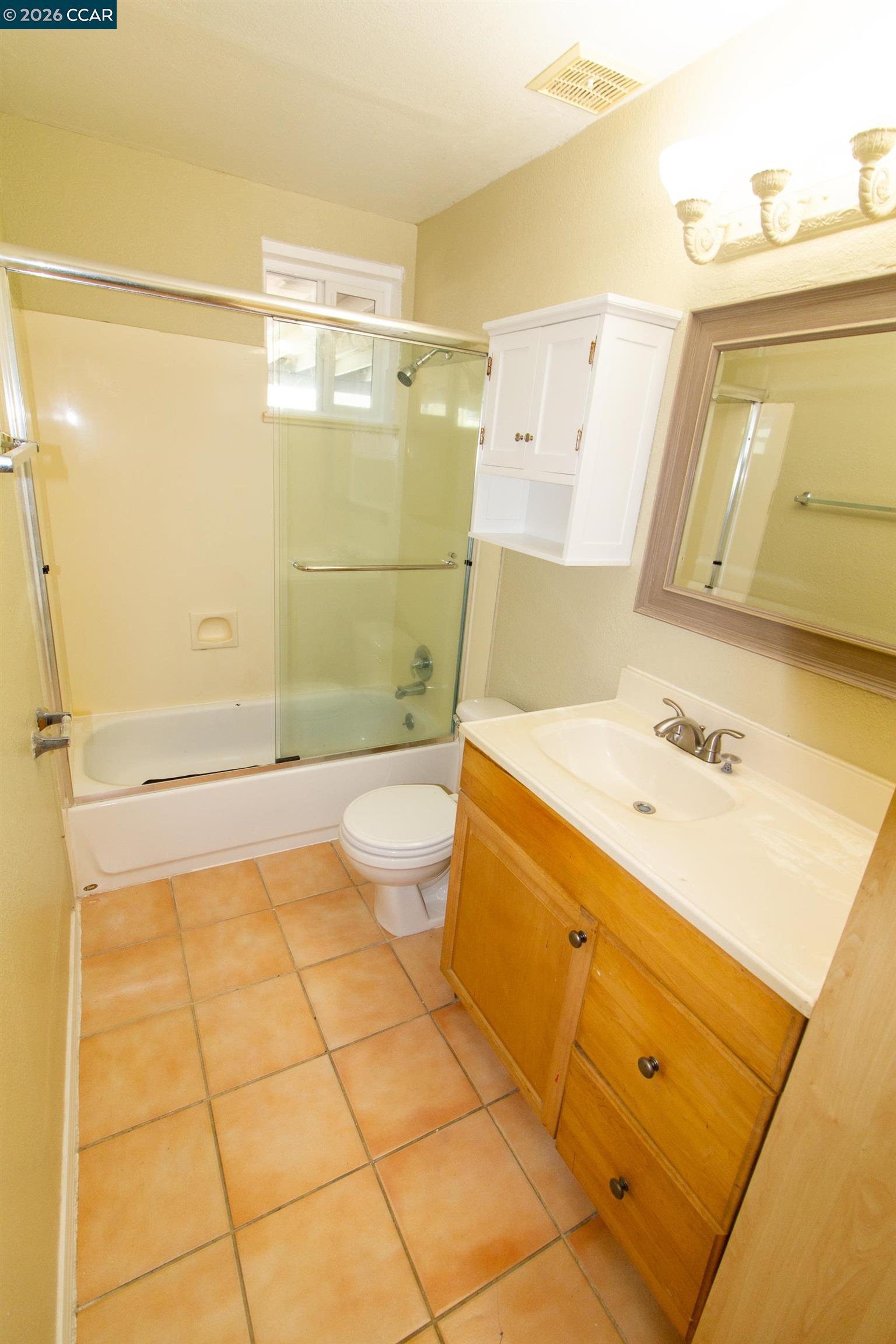 Detail Gallery Image 14 of 28 For 2929 Alta Mira Dr, Richmond,  CA 94806 - 4 Beds | 2 Baths