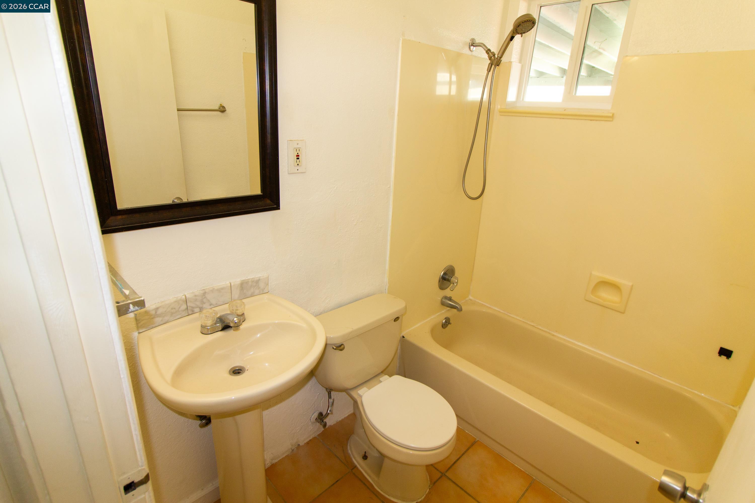 Detail Gallery Image 19 of 28 For 2929 Alta Mira Dr, Richmond,  CA 94806 - 4 Beds | 2 Baths