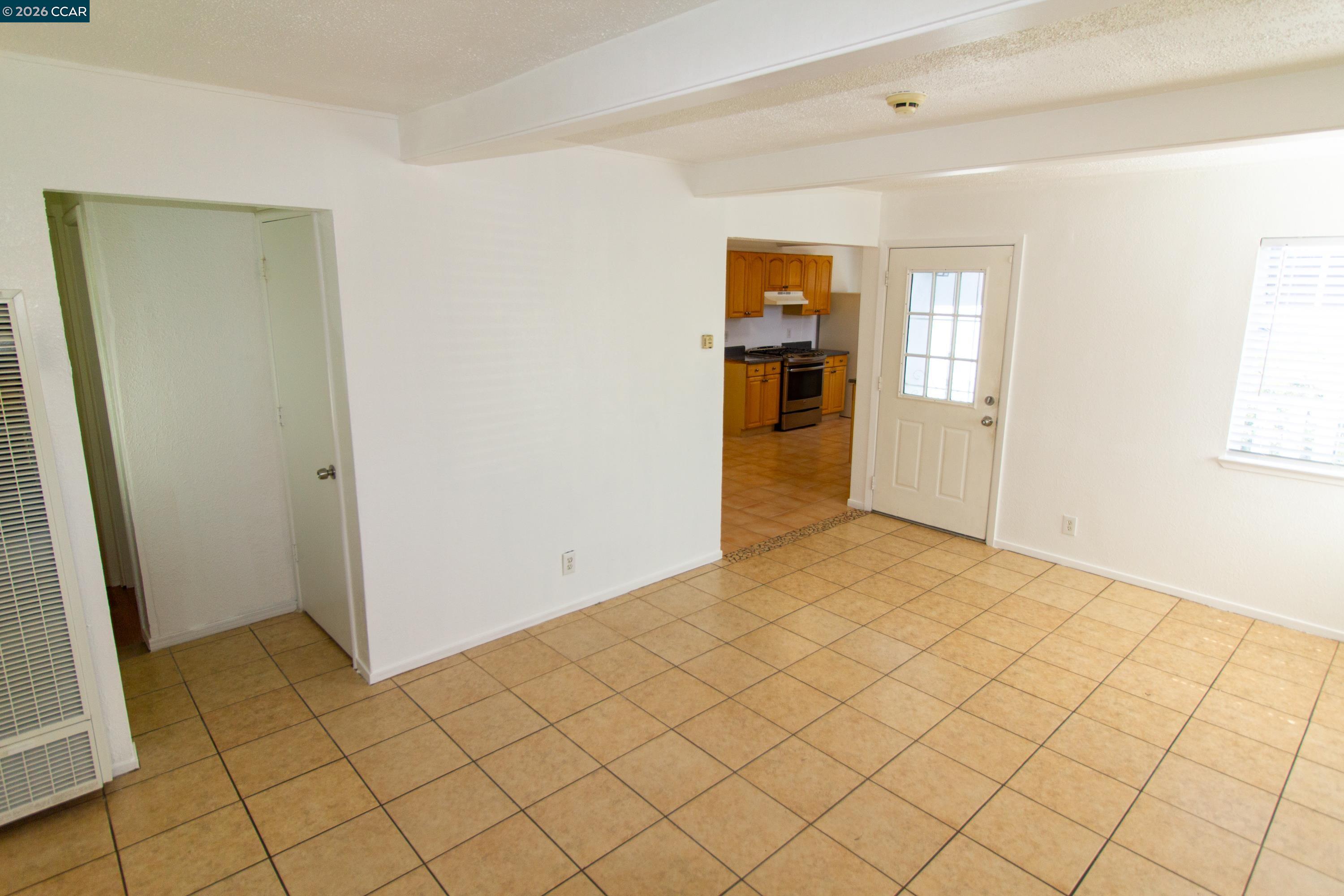 Detail Gallery Image 5 of 28 For 2929 Alta Mira Dr, Richmond,  CA 94806 - 4 Beds | 2 Baths