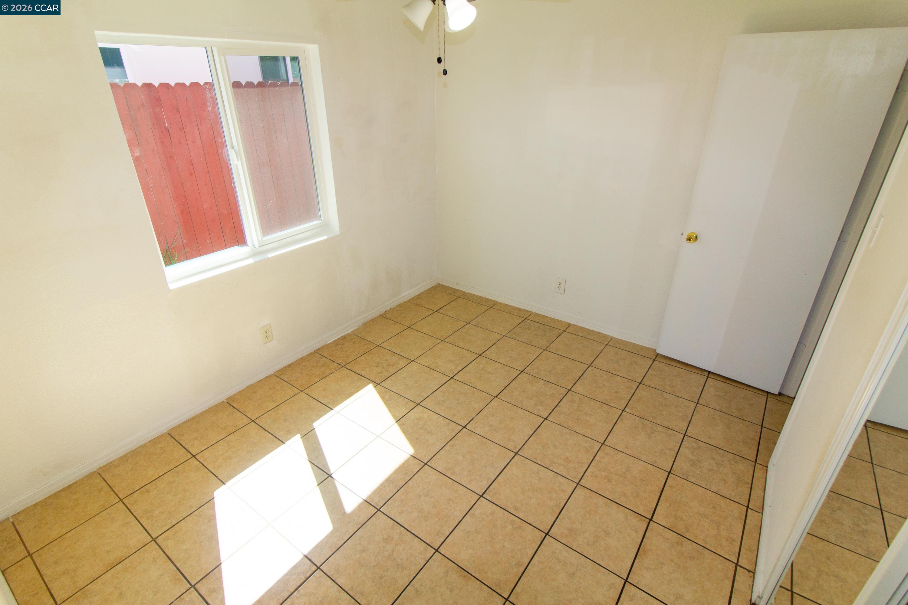 Detail Gallery Image 10 of 28 For 2929 Alta Mira Dr, Richmond,  CA 94806 - 4 Beds | 2 Baths