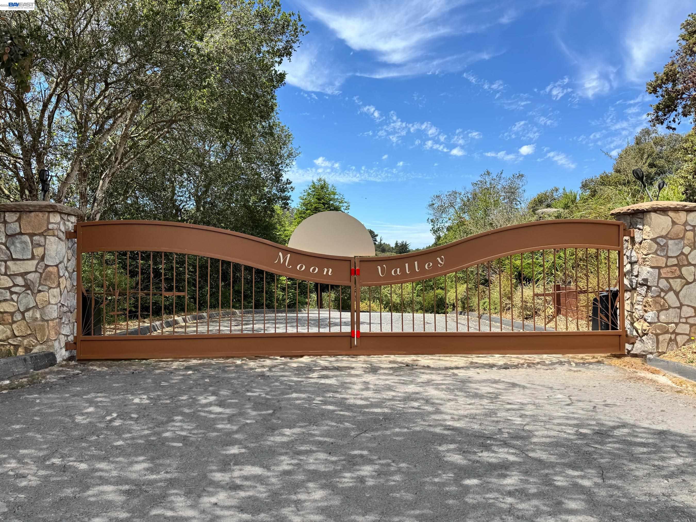 Detail Gallery Image 2 of 60 For 905 Moon Valley Ranch Rd, Watsonville,  CA 95076 - 5 Beds | 4/1 Baths