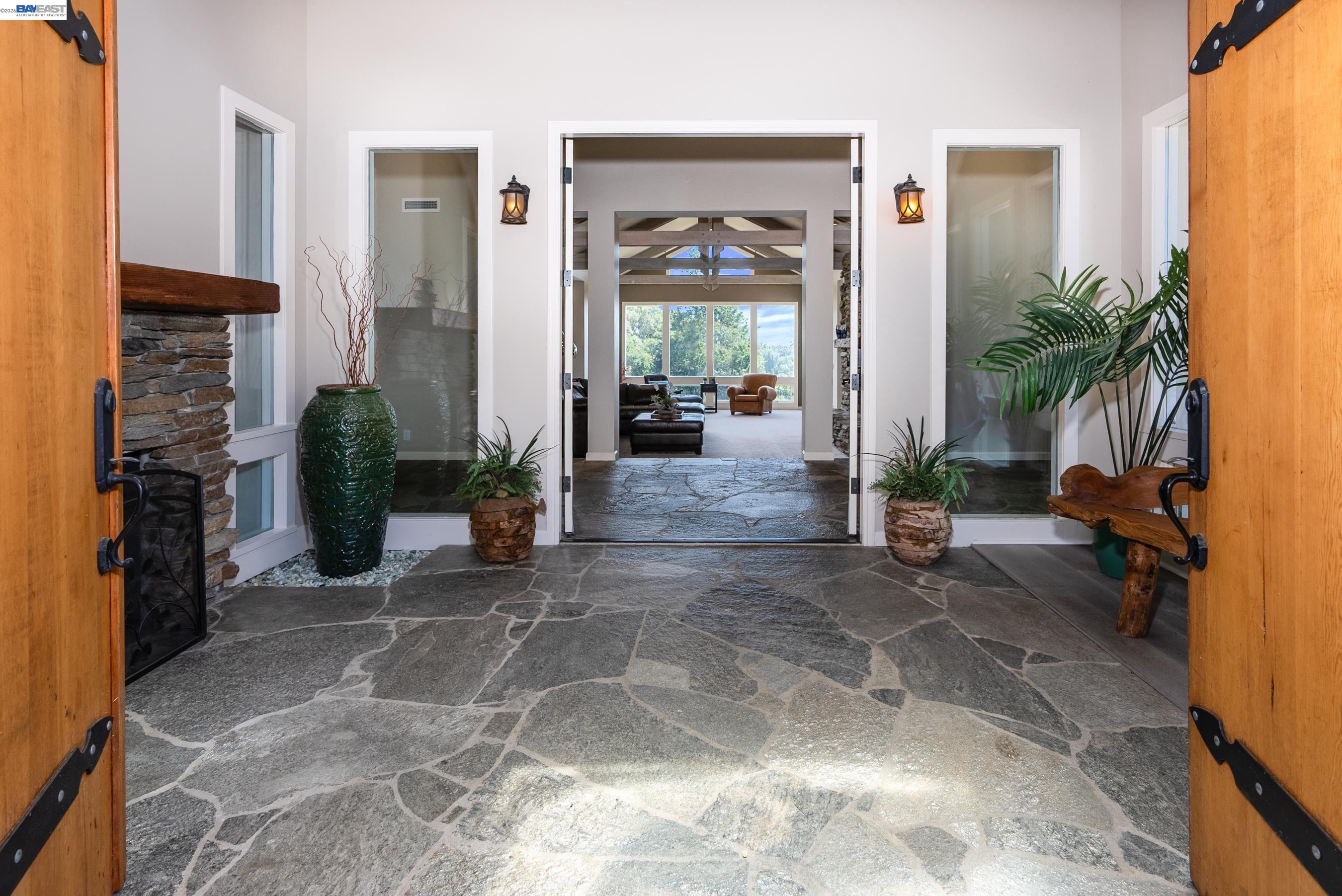 Detail Gallery Image 12 of 60 For 905 Moon Valley Ranch Rd, Watsonville,  CA 95076 - 5 Beds | 4/1 Baths