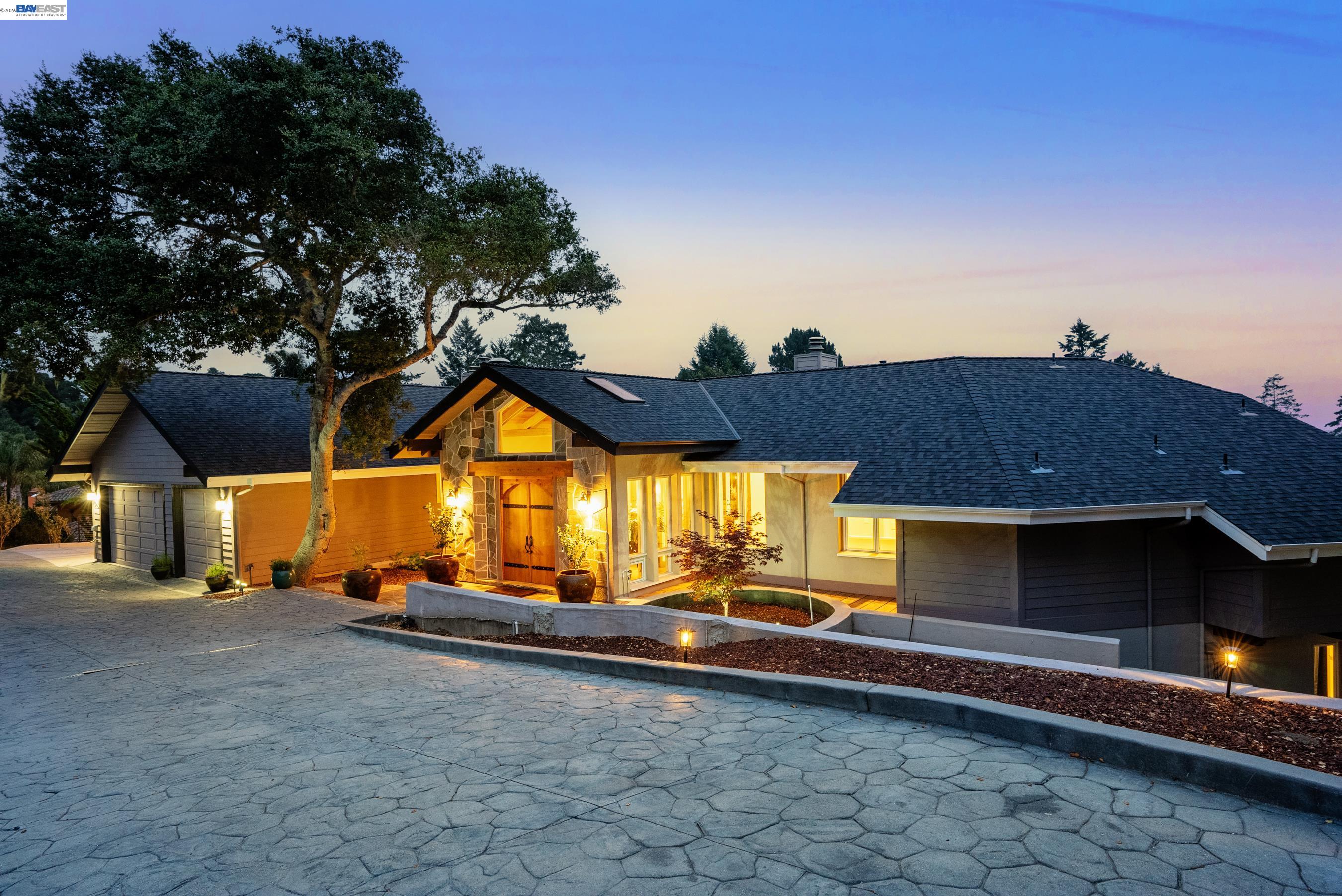 Detail Gallery Image 4 of 60 For 905 Moon Valley Ranch Rd, Watsonville,  CA 95076 - 5 Beds | 4/1 Baths