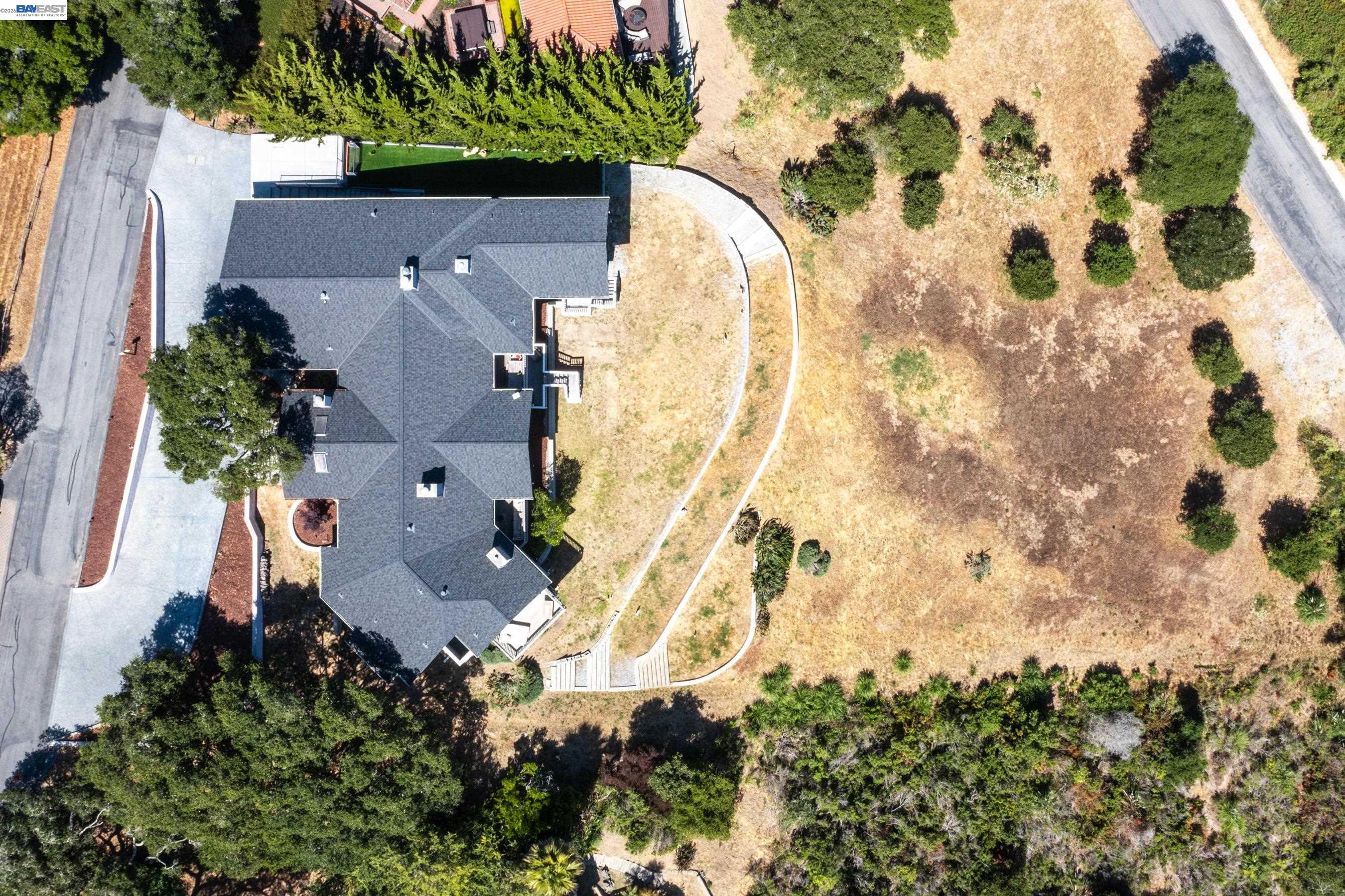 Detail Gallery Image 5 of 60 For 905 Moon Valley Ranch Rd, Watsonville,  CA 95076 - 5 Beds | 4/1 Baths