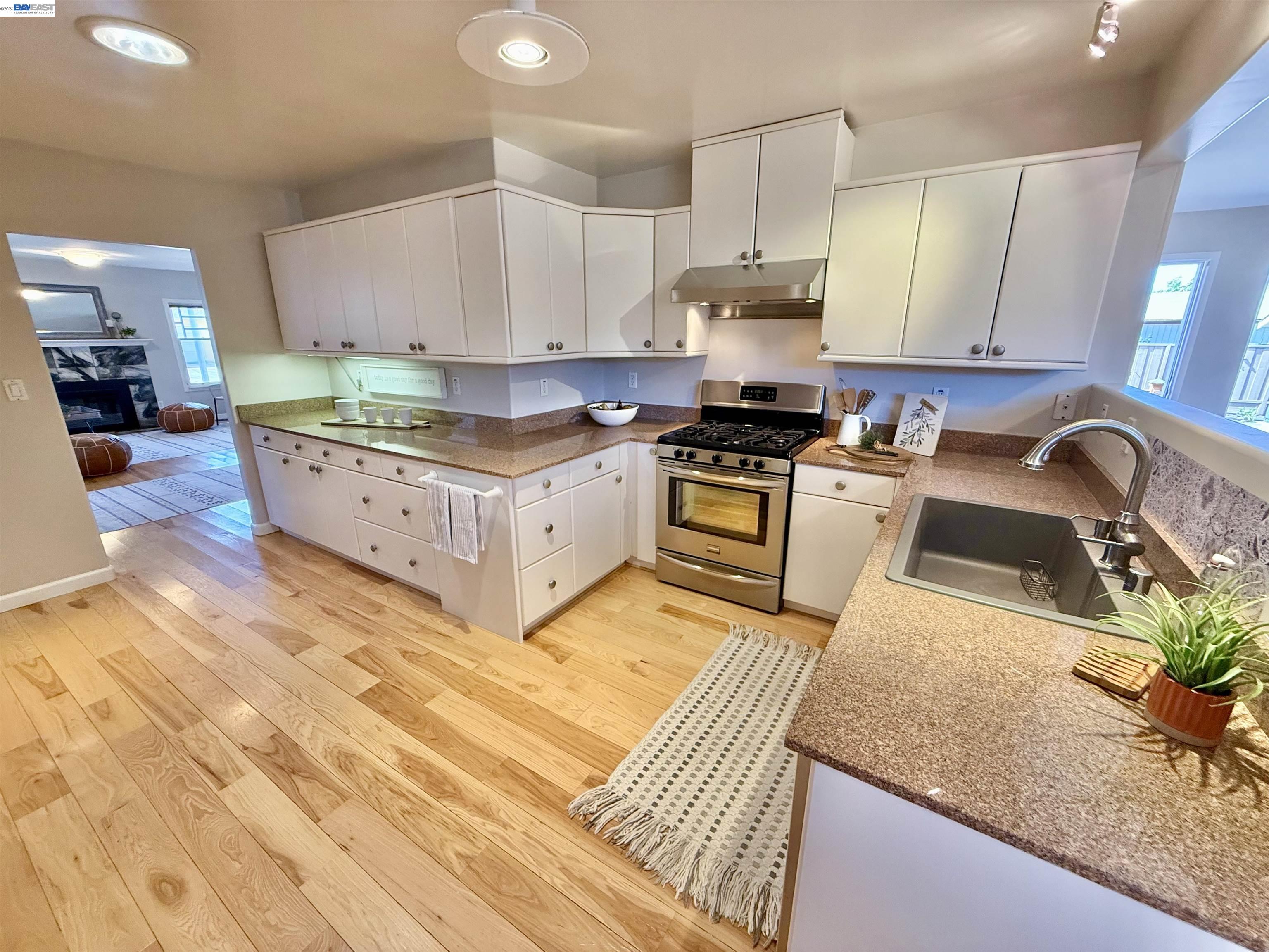 Detail Gallery Image 25 of 60 For 980 Victoria Ave, San Leandro,  CA 94577 - 4 Beds | 3 Baths