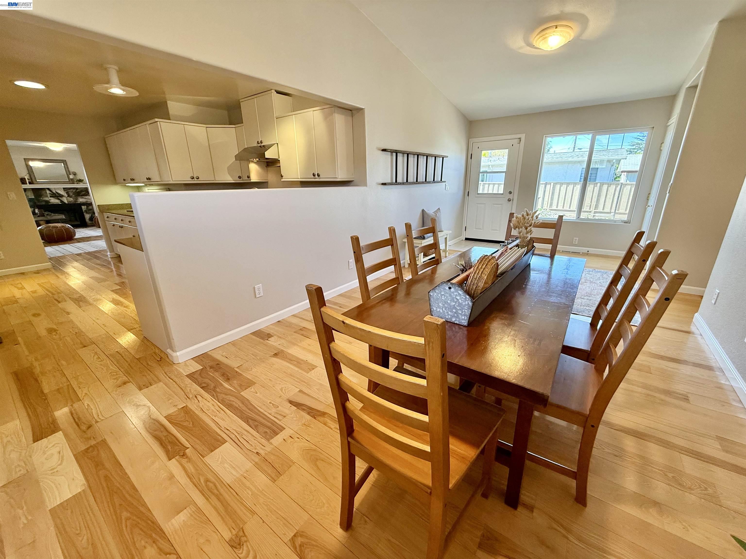 Detail Gallery Image 28 of 60 For 980 Victoria Ave, San Leandro,  CA 94577 - 4 Beds | 3 Baths