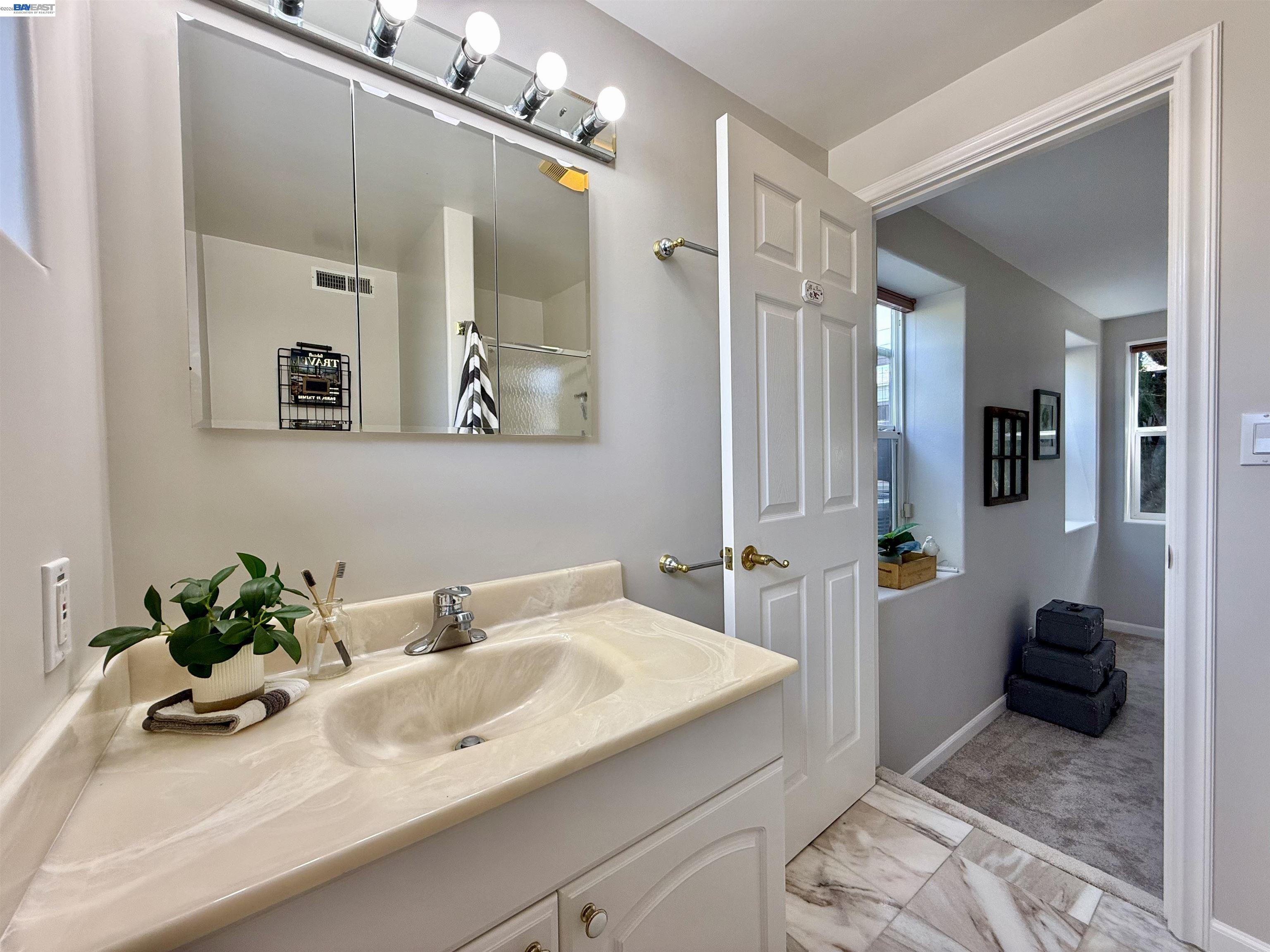 Detail Gallery Image 39 of 60 For 980 Victoria Ave, San Leandro,  CA 94577 - 4 Beds | 3 Baths