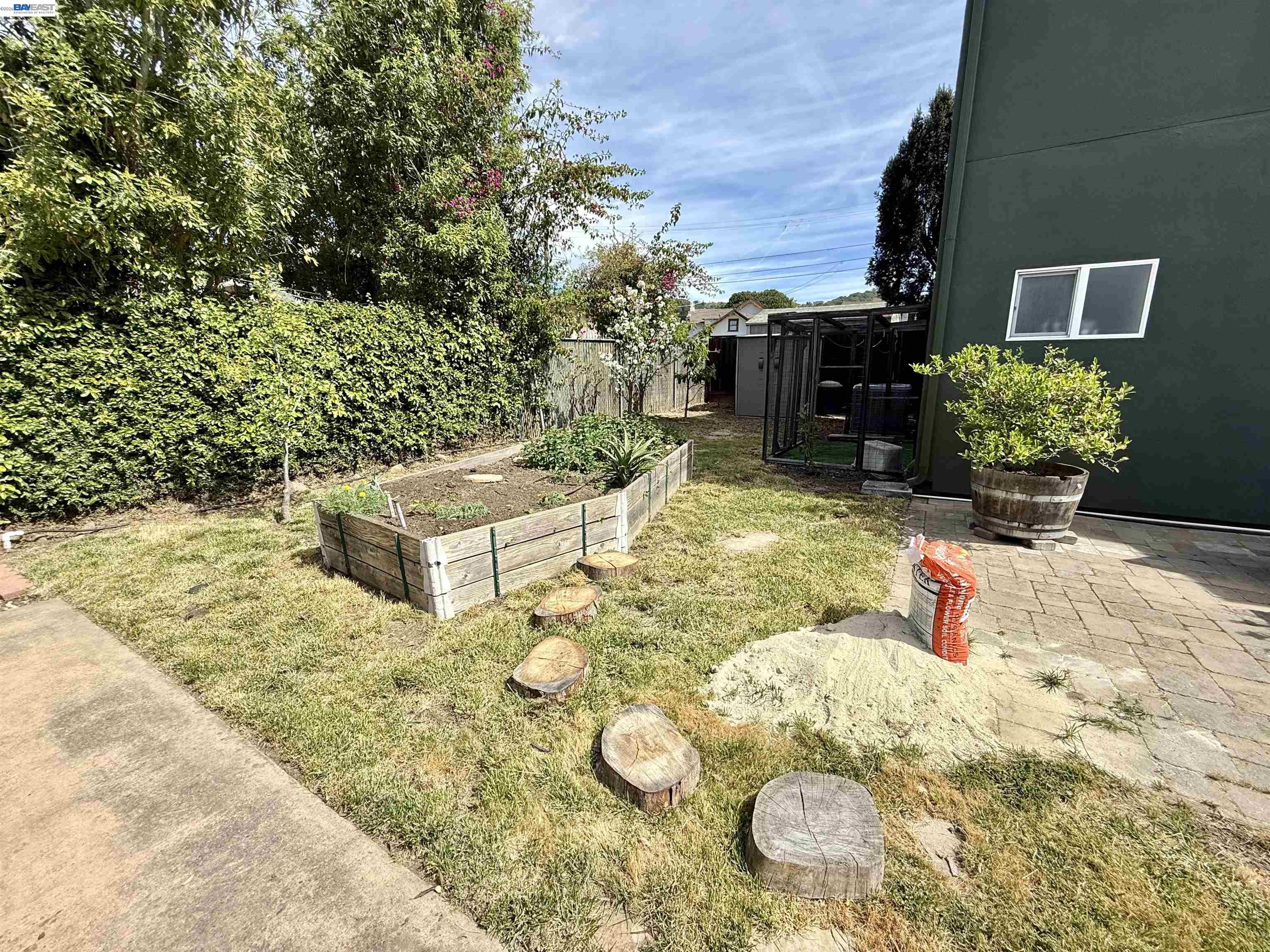 Detail Gallery Image 52 of 60 For 980 Victoria Ave, San Leandro,  CA 94577 - 4 Beds | 3 Baths