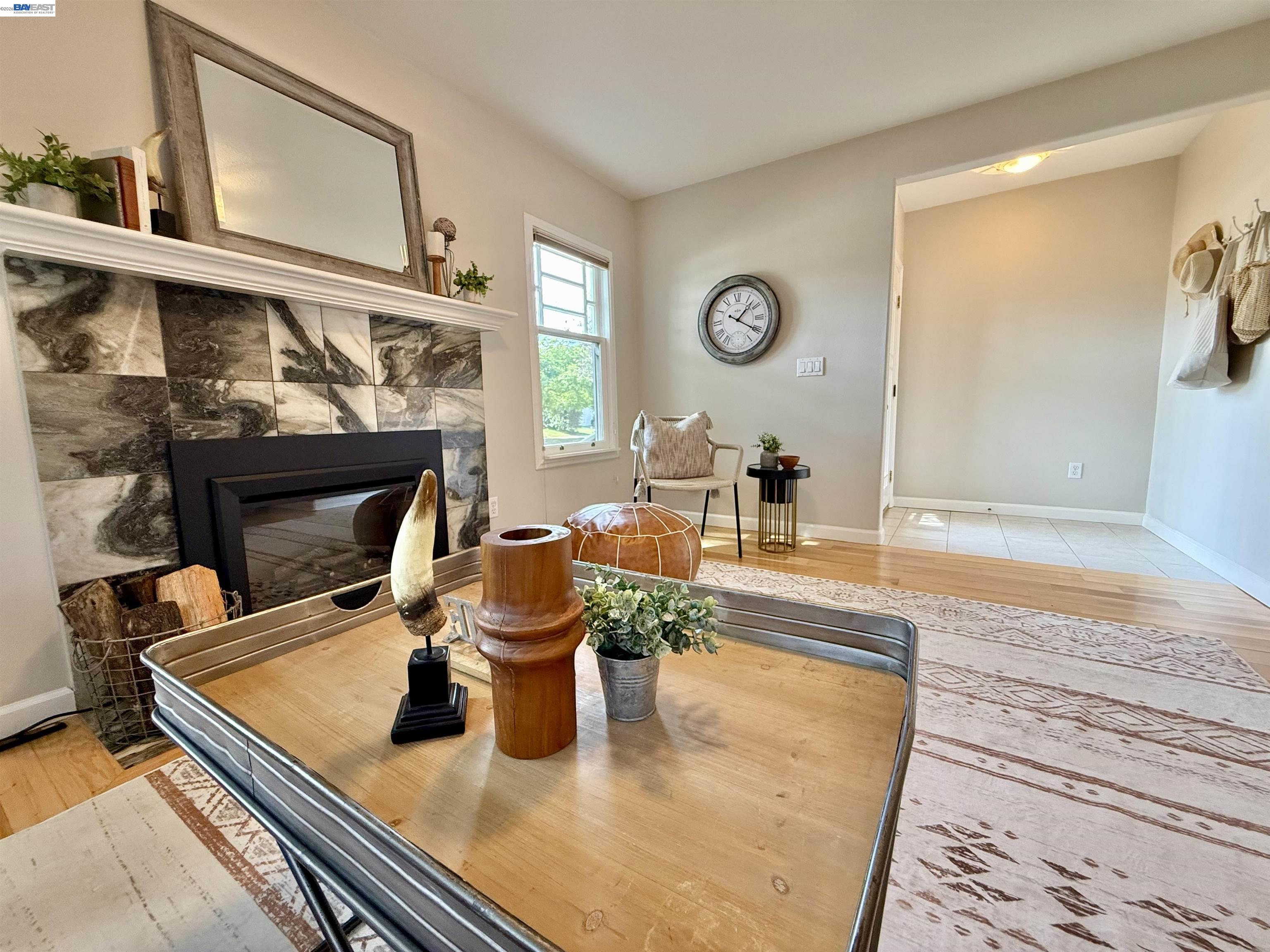 Detail Gallery Image 8 of 60 For 980 Victoria Ave, San Leandro,  CA 94577 - 4 Beds | 3 Baths