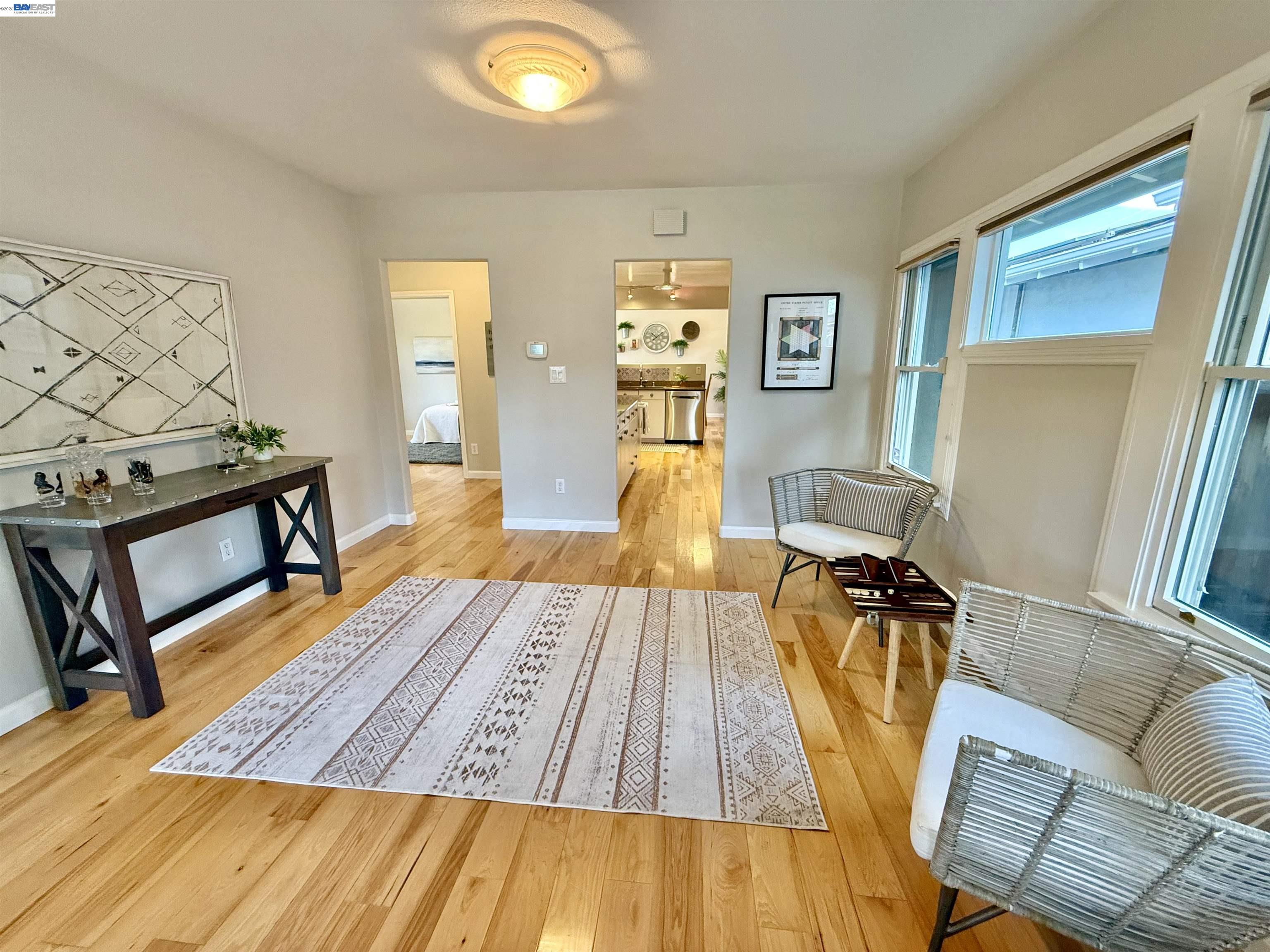 Detail Gallery Image 10 of 60 For 980 Victoria Ave, San Leandro,  CA 94577 - 4 Beds | 3 Baths