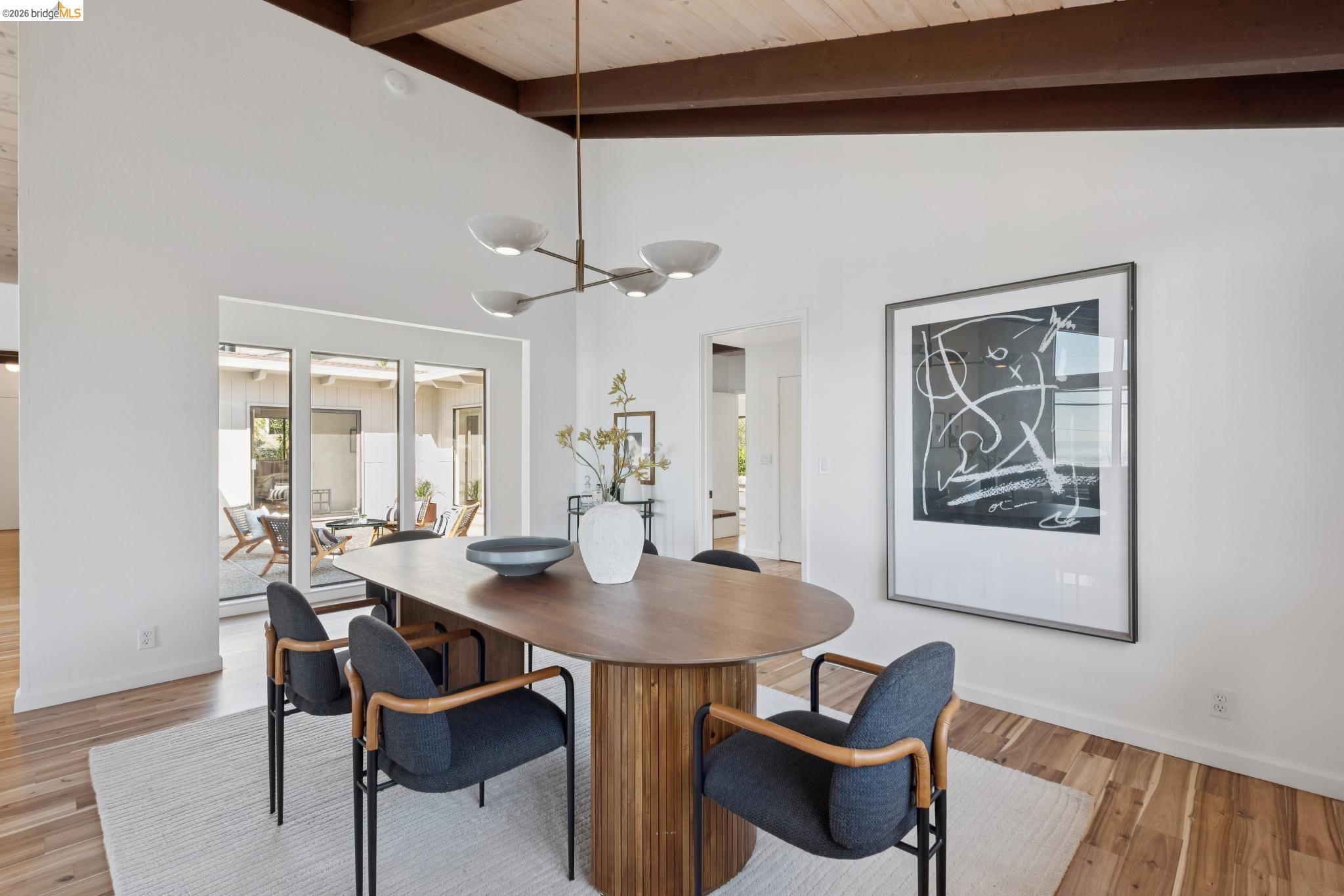 Detail Gallery Image 17 of 60 For 14300 Skyline Blvd, Oakland,  CA 94619 - 3 Beds | 2/1 Baths